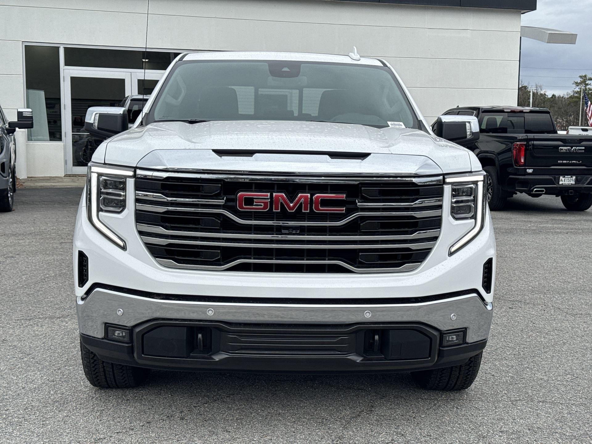 GMC Sierra 1500 Slt Four Wheel Drive Crew Cab - Thumbnail 3