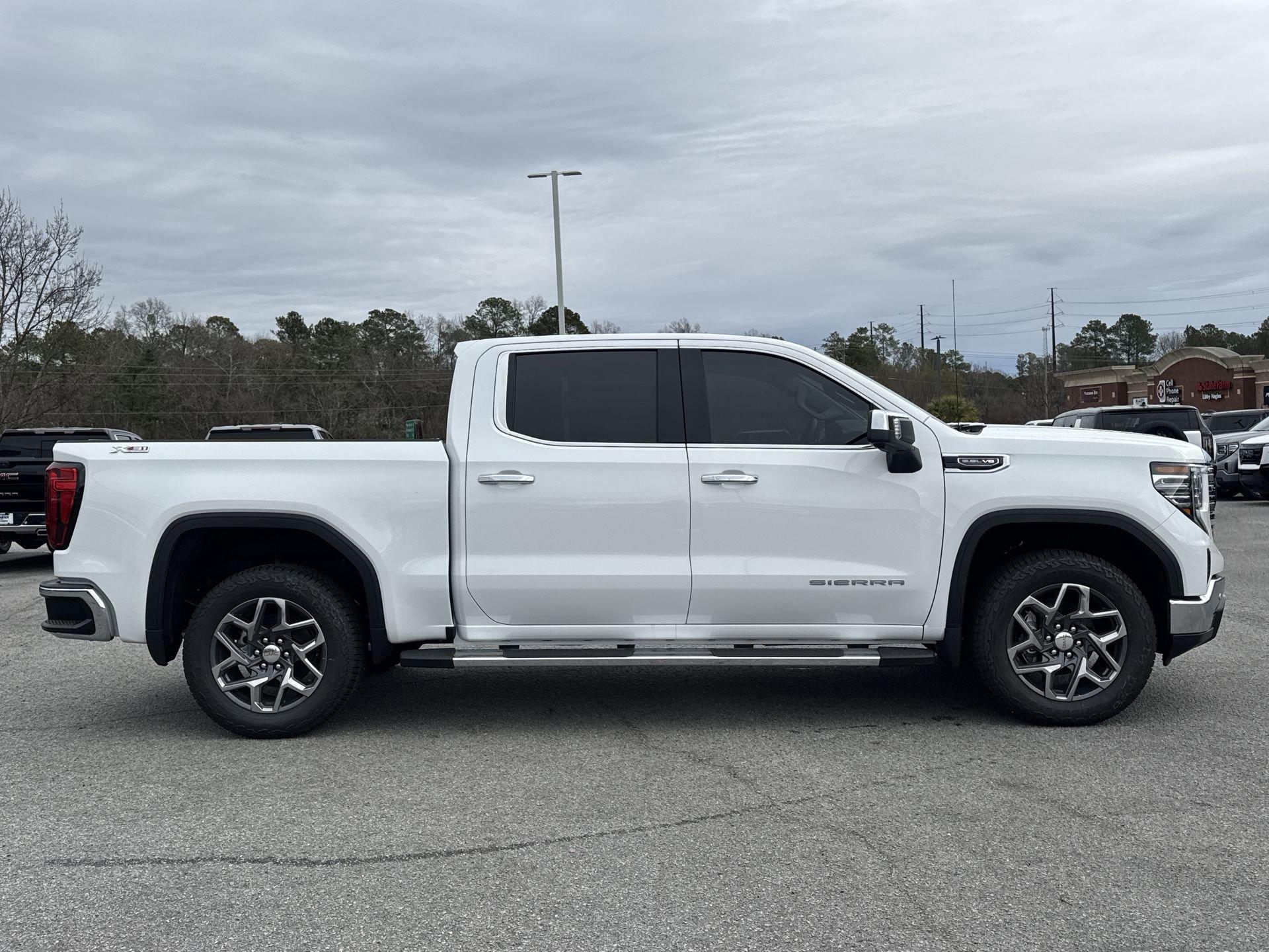 GMC Sierra 1500 Slt Four Wheel Drive Crew Cab - Thumbnail 10