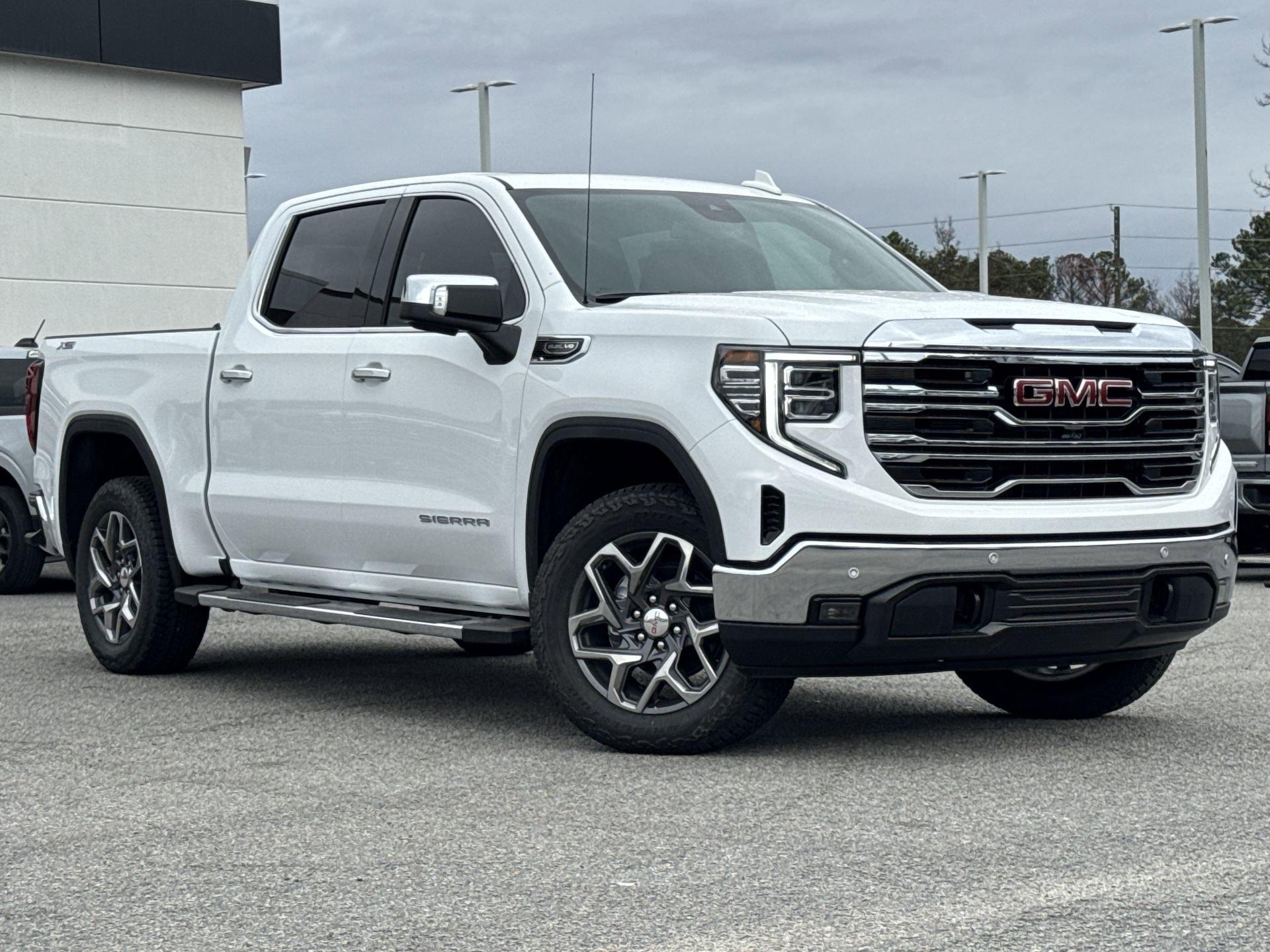 GMC Sierra 1500 Slt Four Wheel Drive Crew Cab - Thumbnail 2