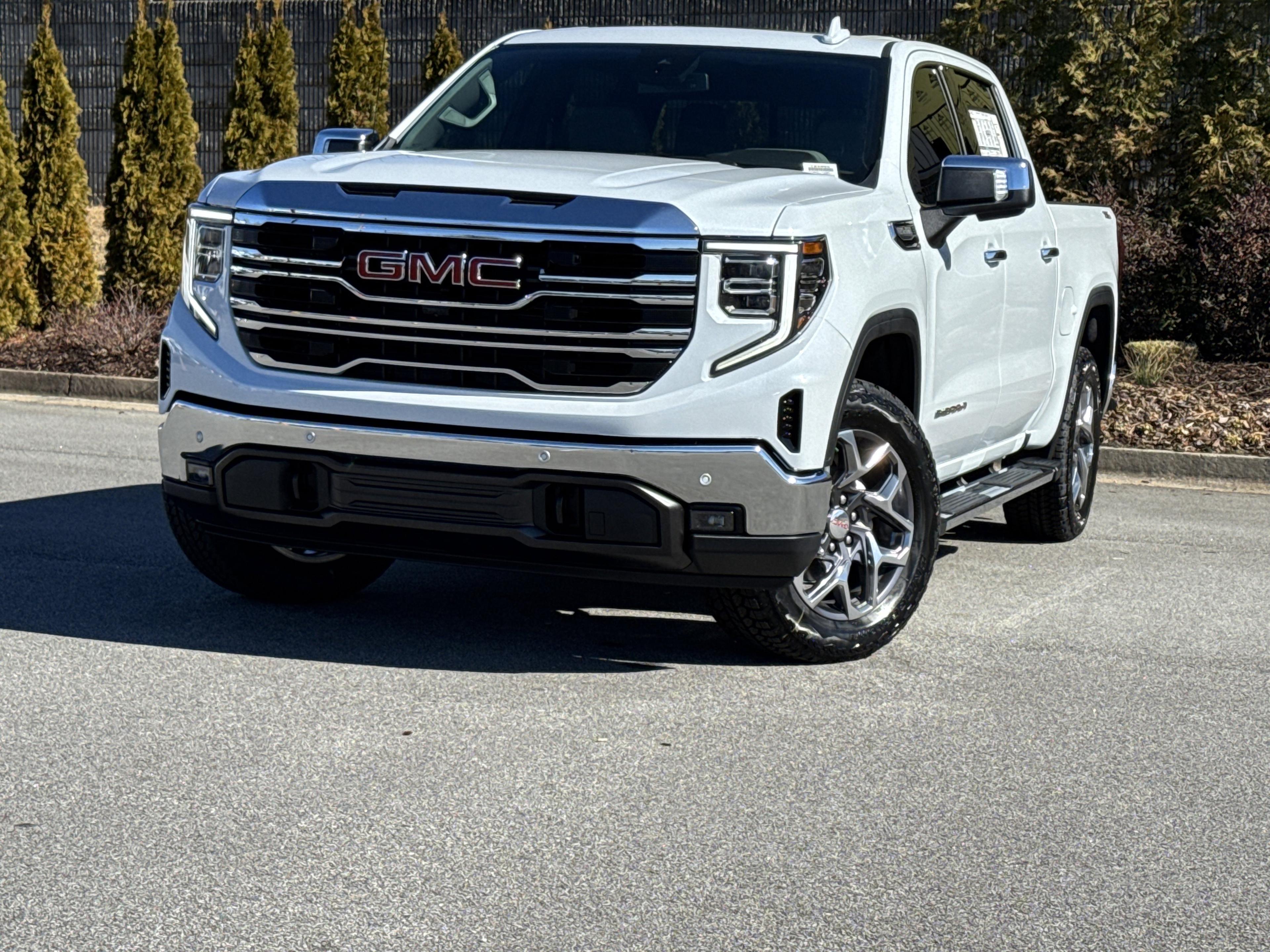 GMC Sierra 1500 Slt Four Wheel Drive Crew Cab - Thumbnail 5