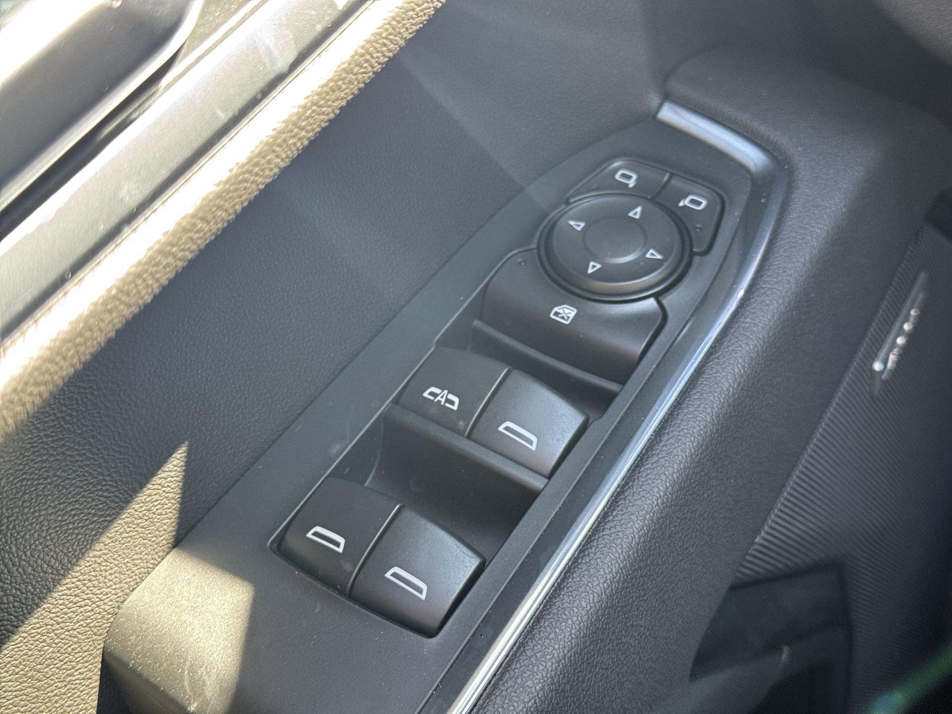 GMC Sierra 1500 Elevation Four Wheel Drive Crew Cab - Thumbnail 14