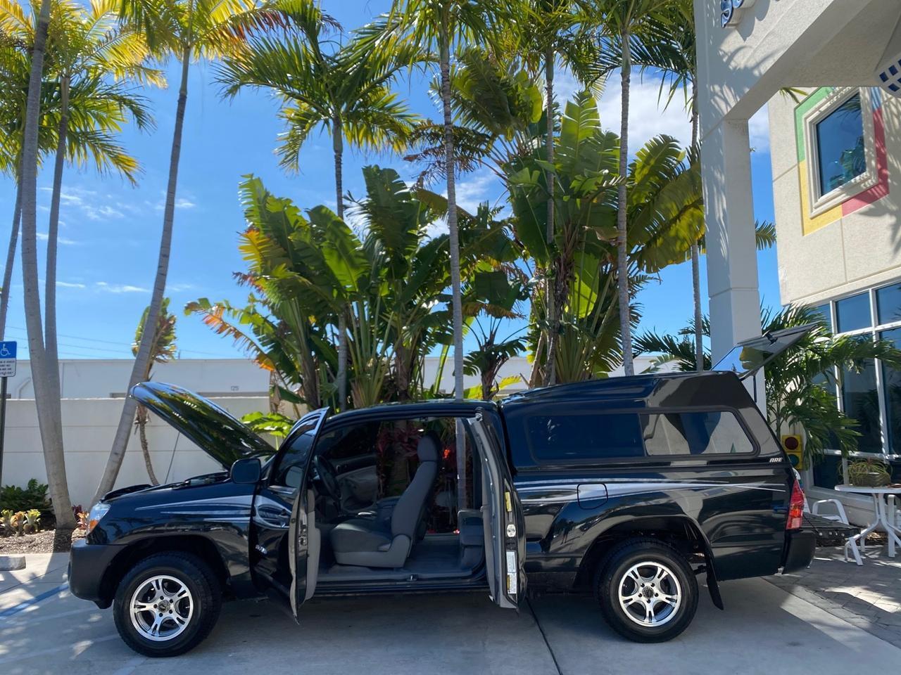 Toyota Tacoma - Thumbnail 9