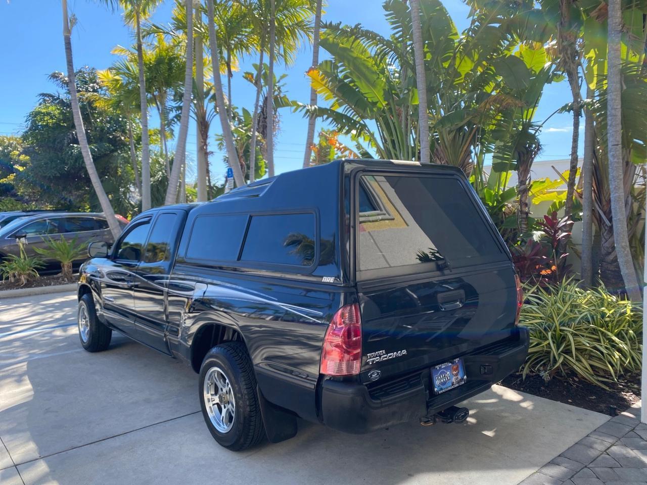 Toyota Tacoma - Thumbnail 6