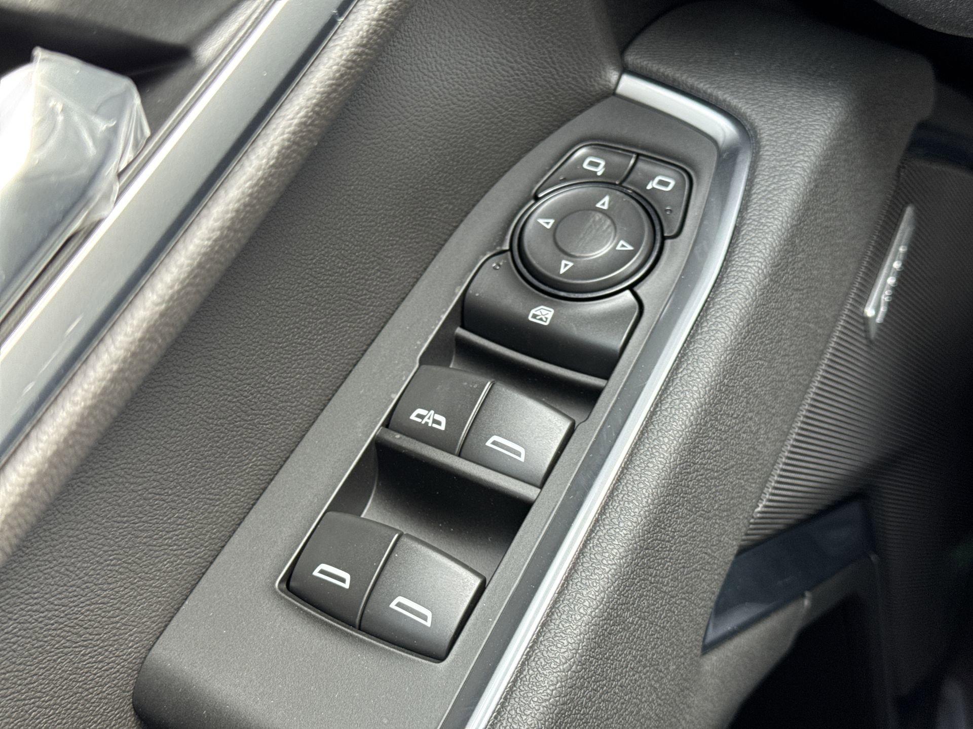 GMC Sierra 1500 Elevation Four Wheel Drive Crew Cab - Thumbnail 14