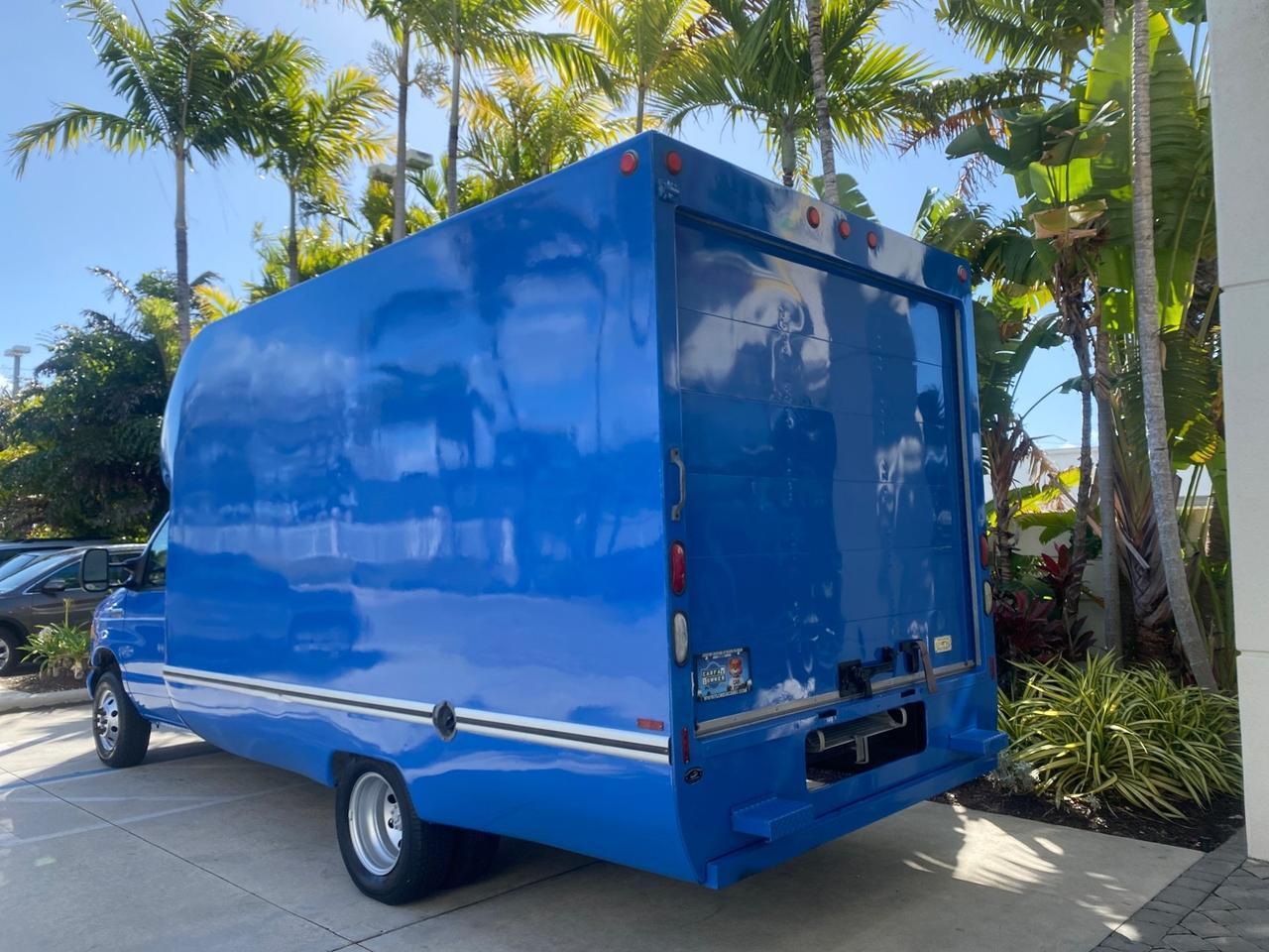 Ford Econoline Commercial Cutaway - Thumbnail 6