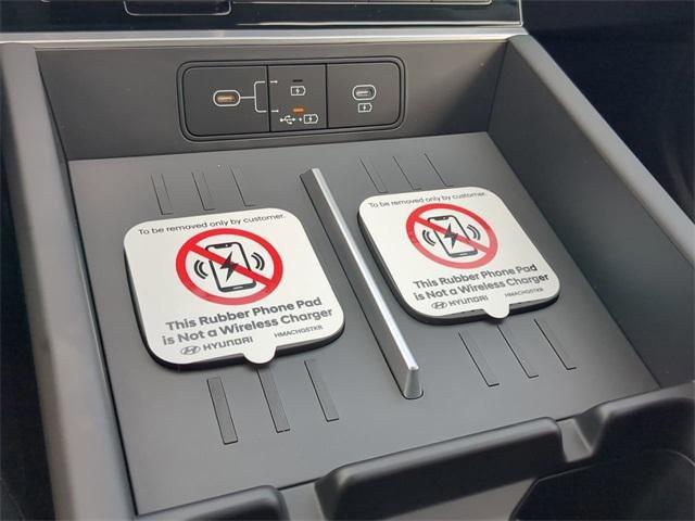 Hyundai Santa Fe Se Fwd Fwd 4D Sport Utility - Thumbnail 19