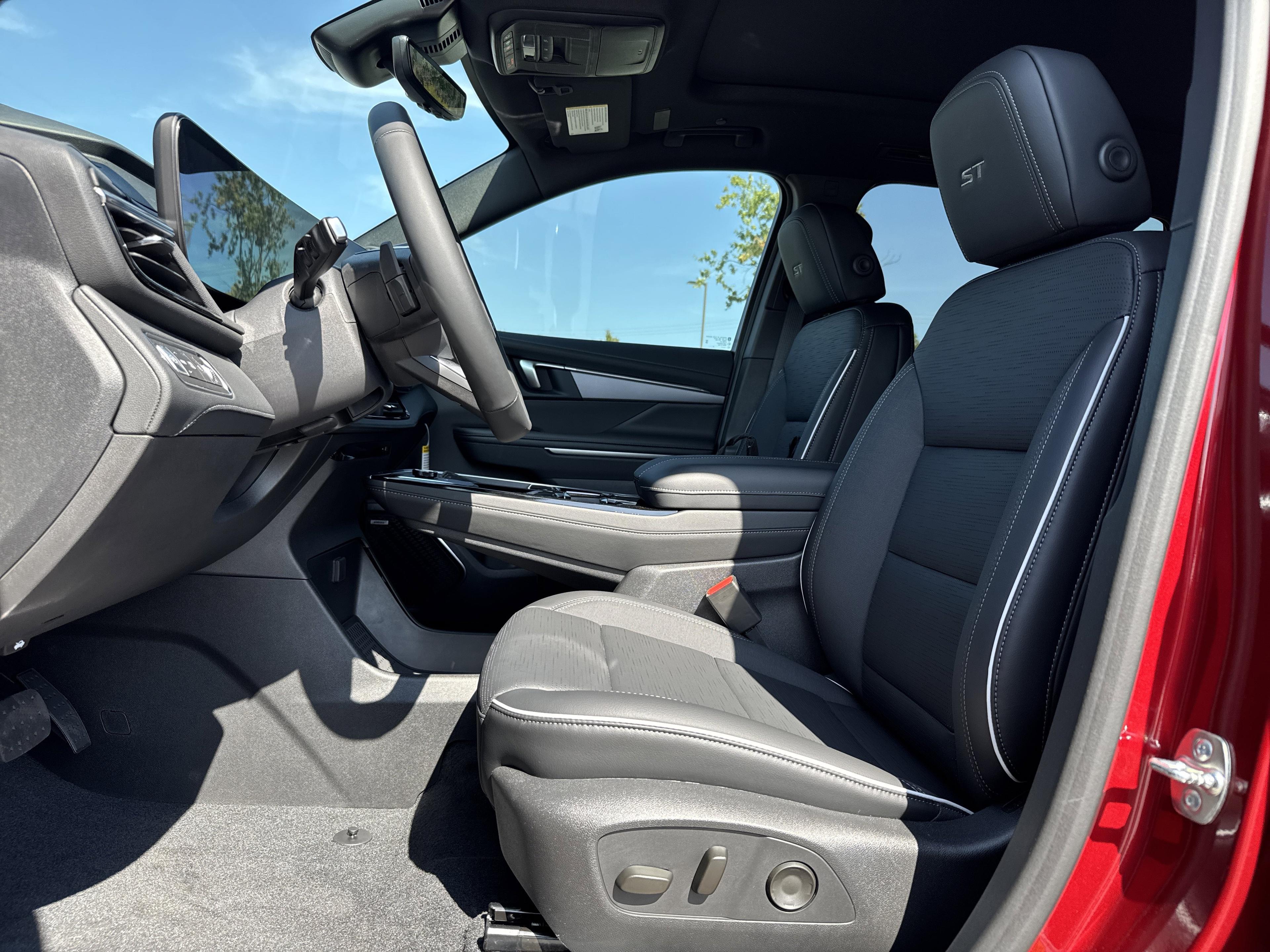 Buick Enclave Sport Touring Front Wheel Drive Suv - Thumbnail 15