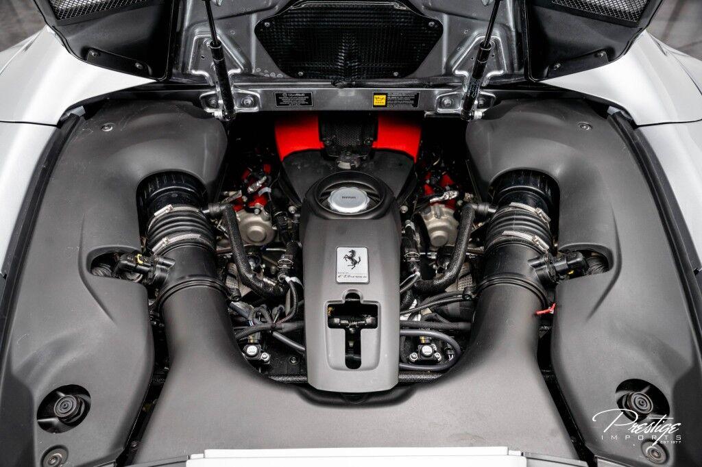 Ferrari F8 Spider - Thumbnail 19