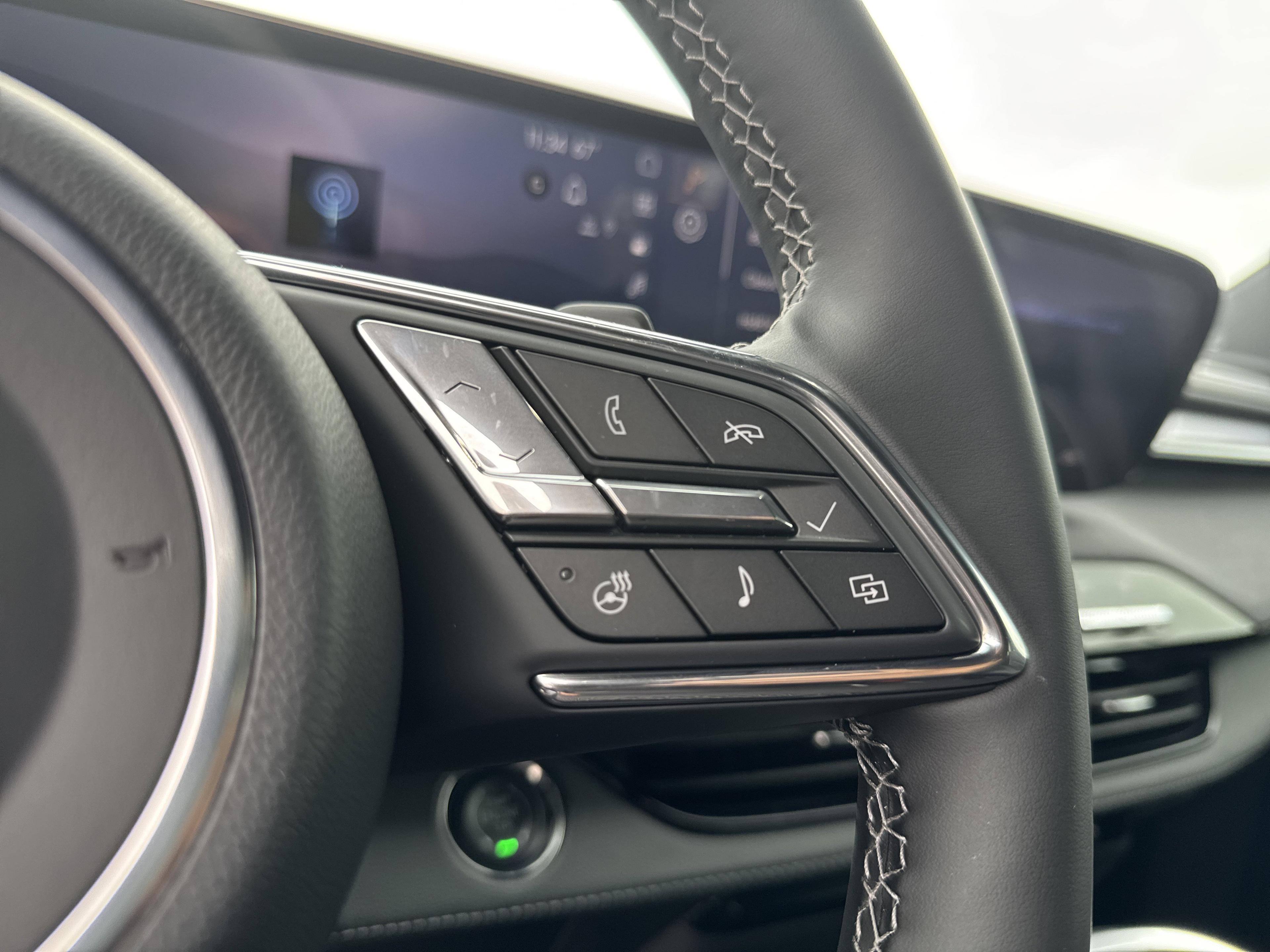 Buick Enclave Sport Touring Front Wheel Drive Suv - Thumbnail 17