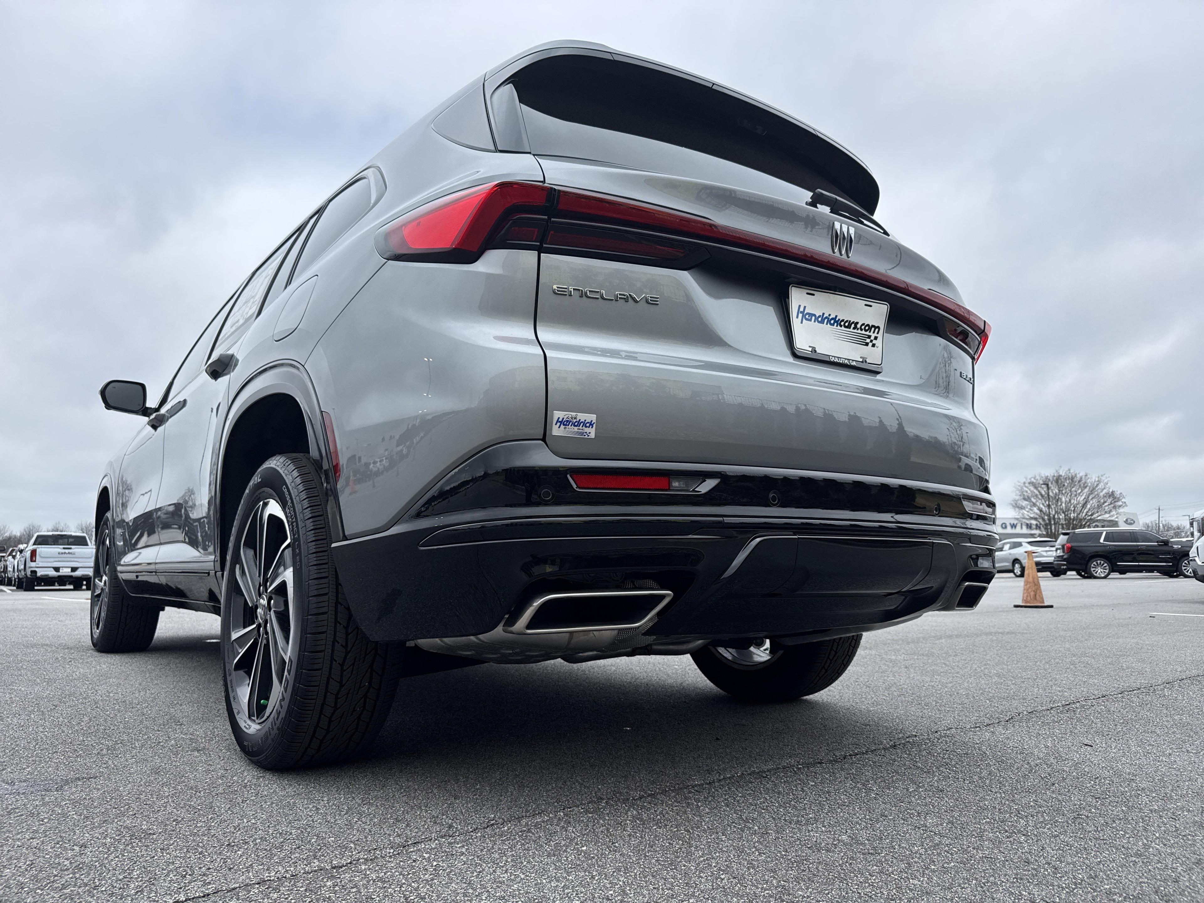 Buick Enclave Sport Touring Front Wheel Drive Suv - Thumbnail 6