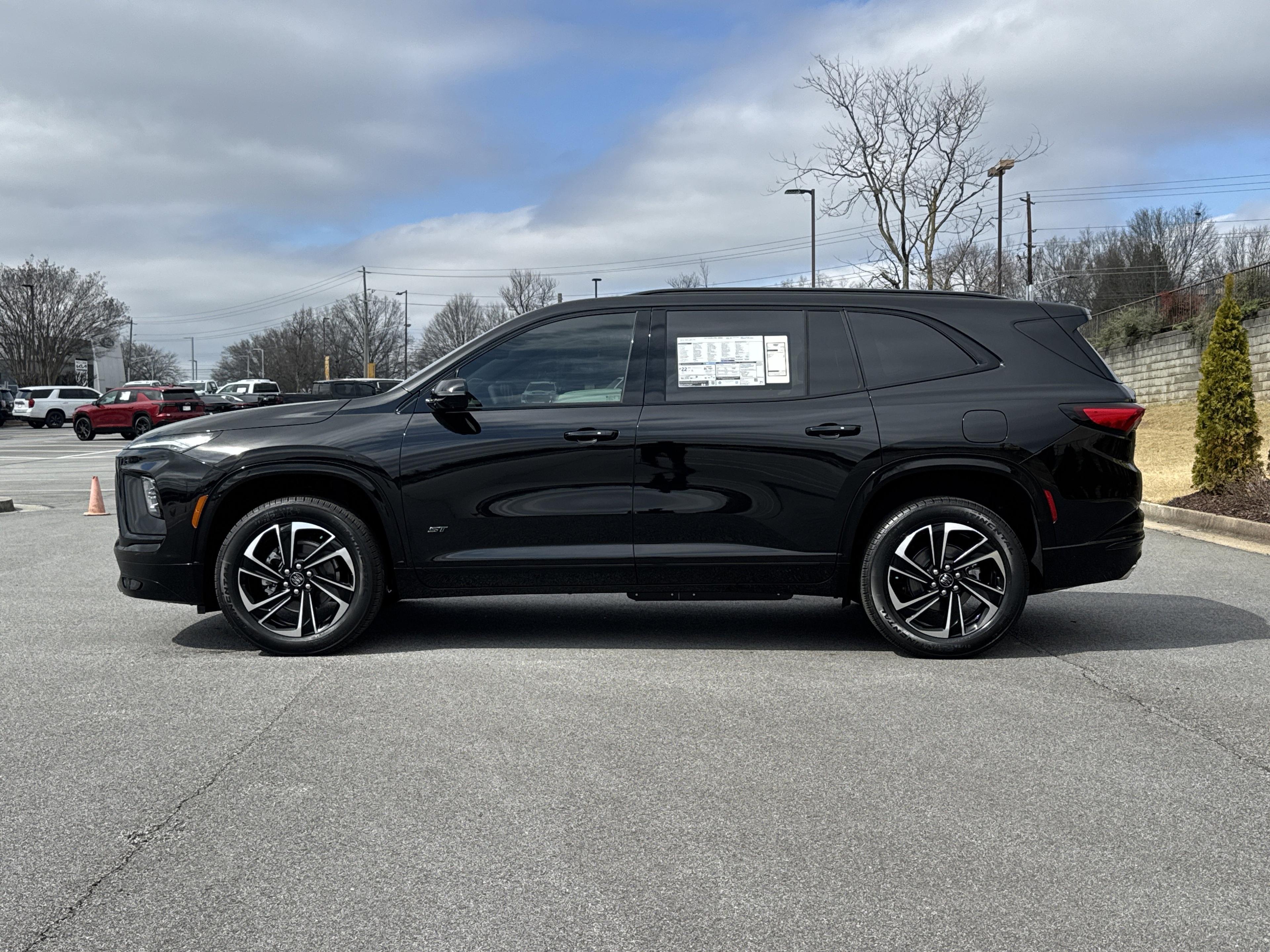 Buick Enclave Sport Touring Front Wheel Drive Suv - Thumbnail 6