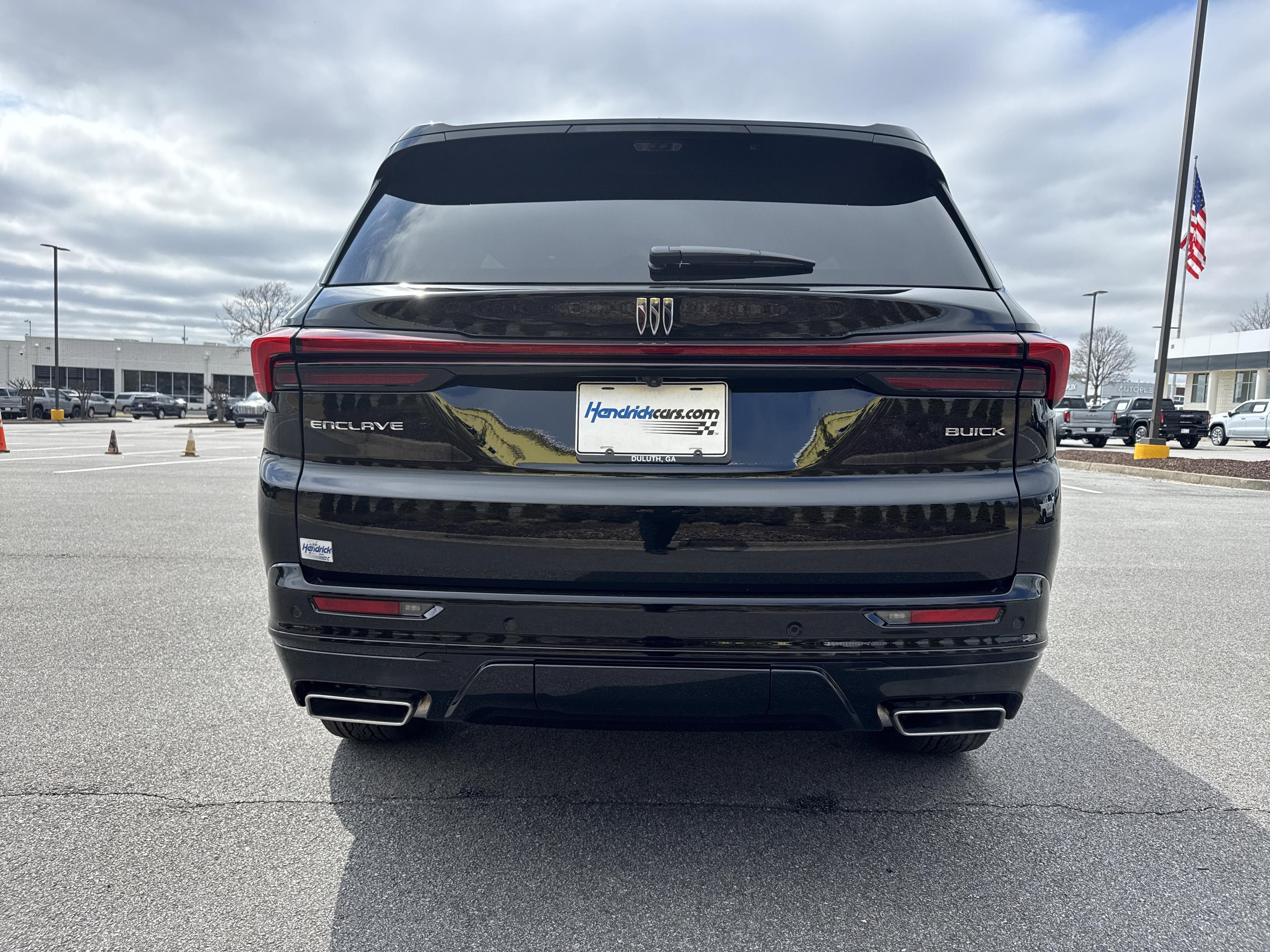 Buick Enclave Sport Touring Front Wheel Drive Suv - Thumbnail 8