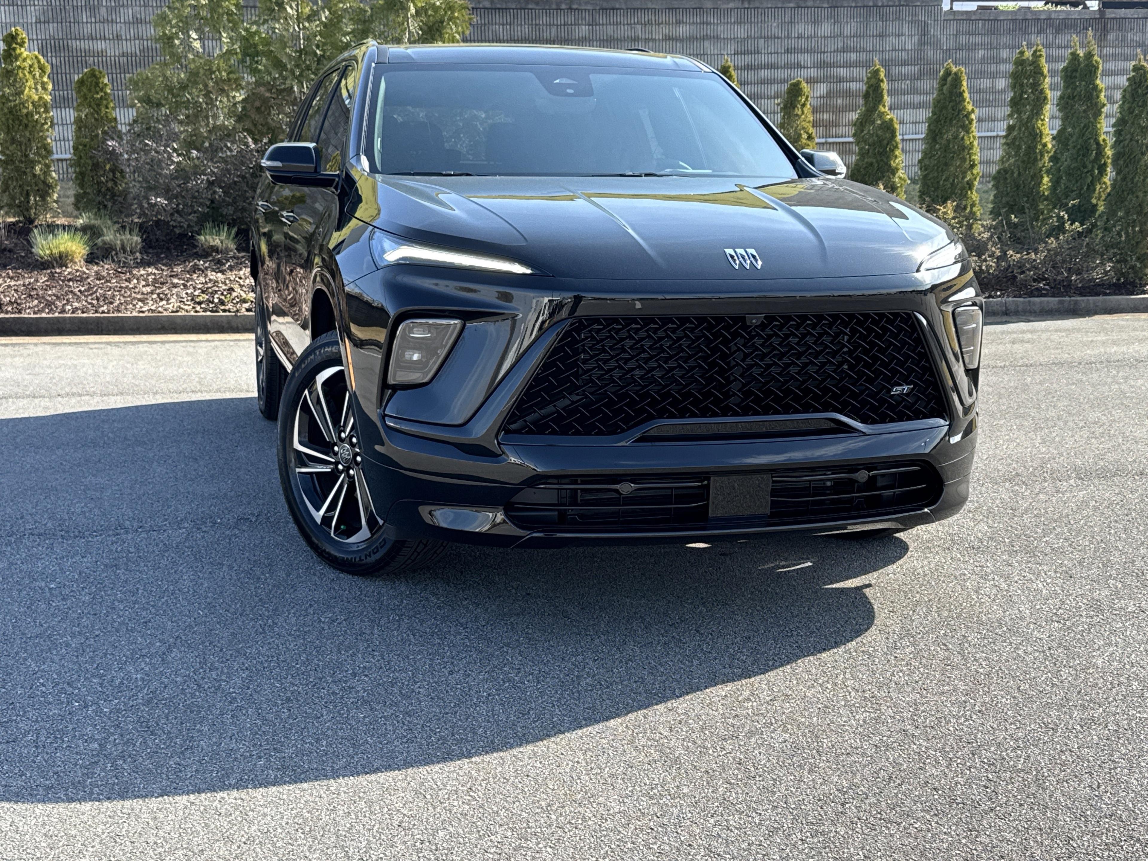 Buick Enclave Sport Touring Front Wheel Drive Suv - View 1