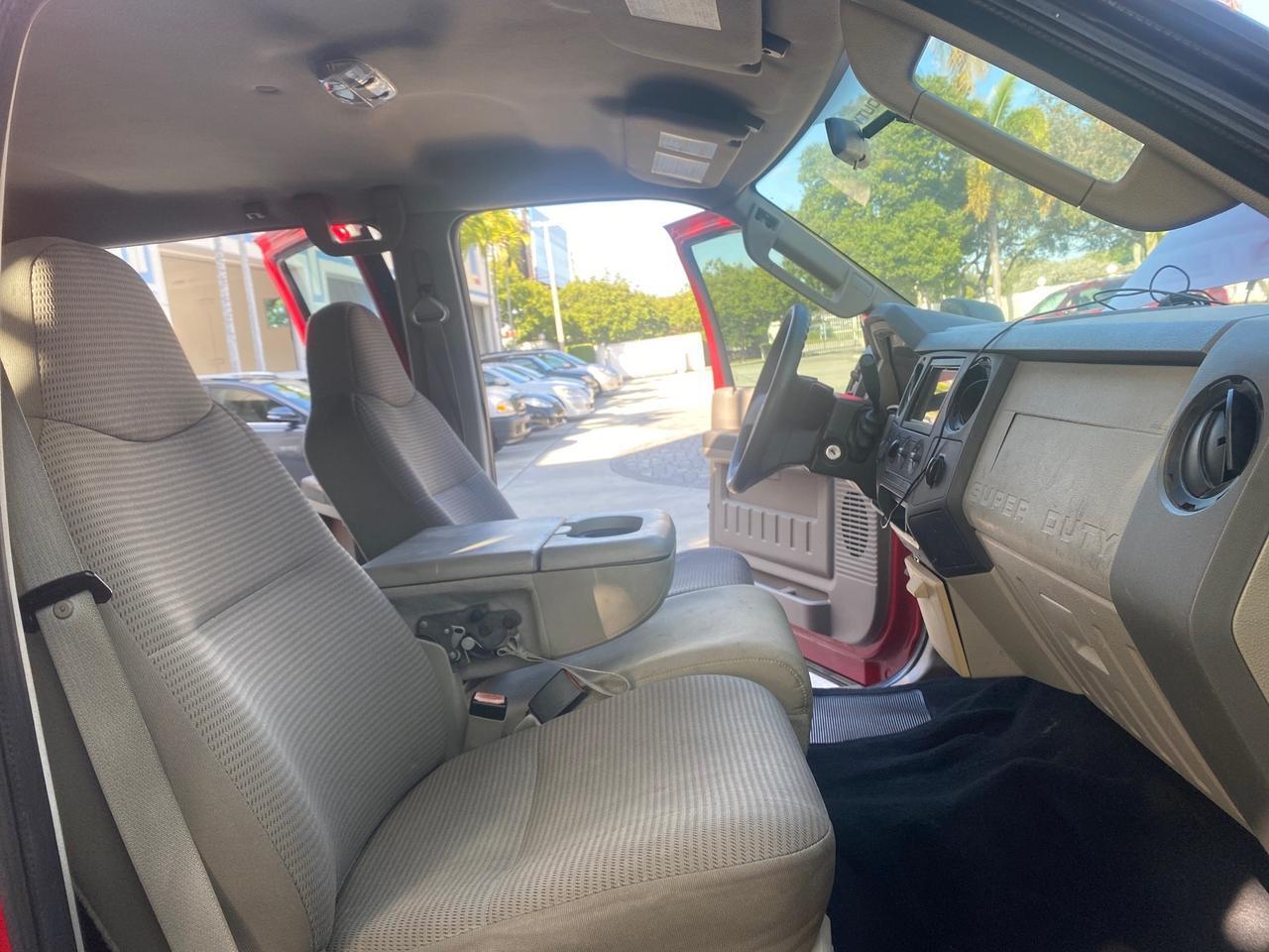 Ford Super Duty F-350 DRW - Thumbnail 13