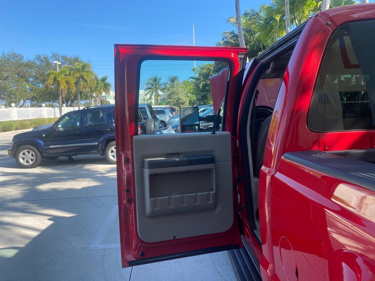 Ford Super Duty F-350 DRW - Thumbnail 14