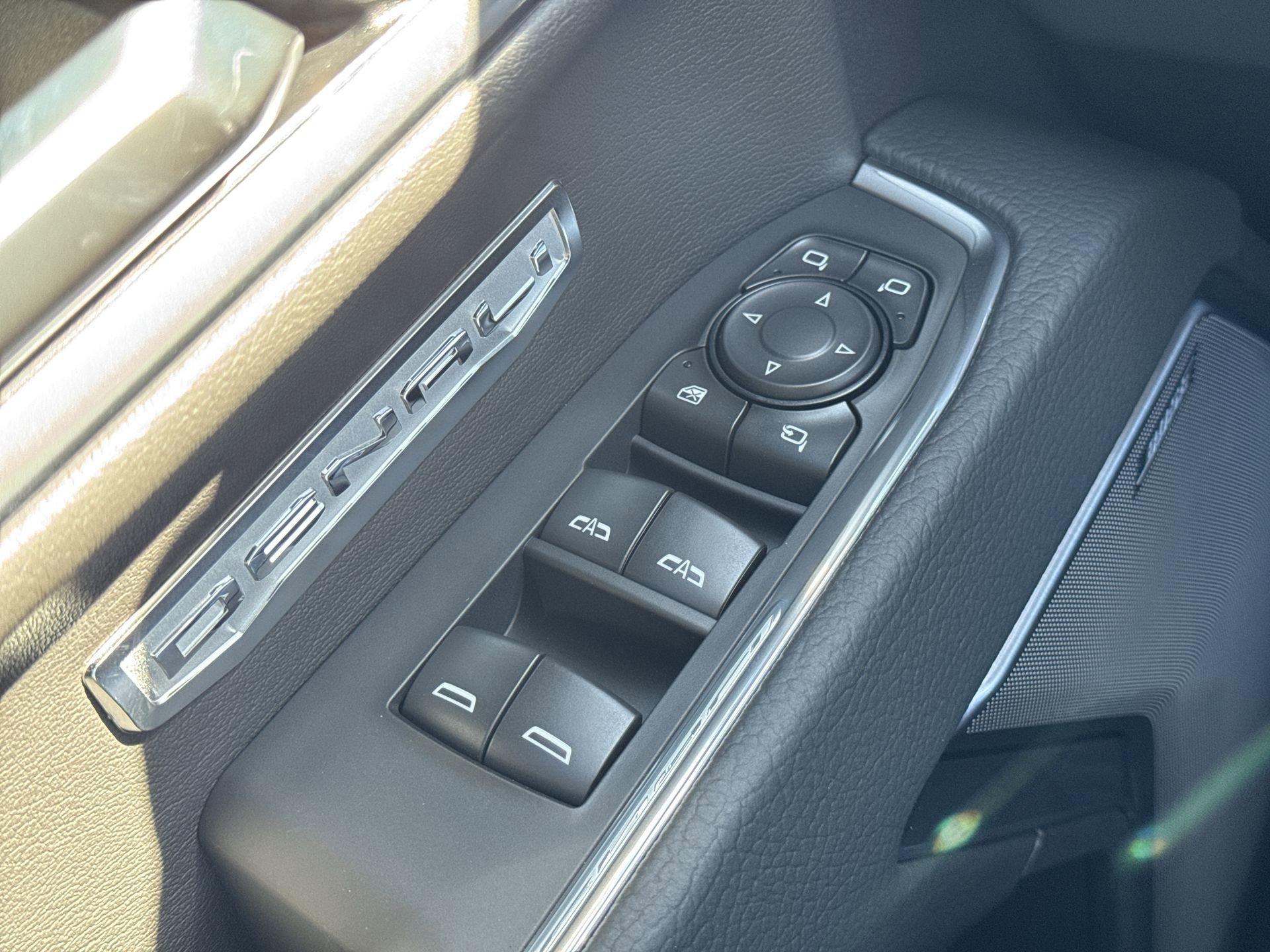 GMC Sierra 1500 Denali Four Wheel Drive Crew Cab - Thumbnail 14