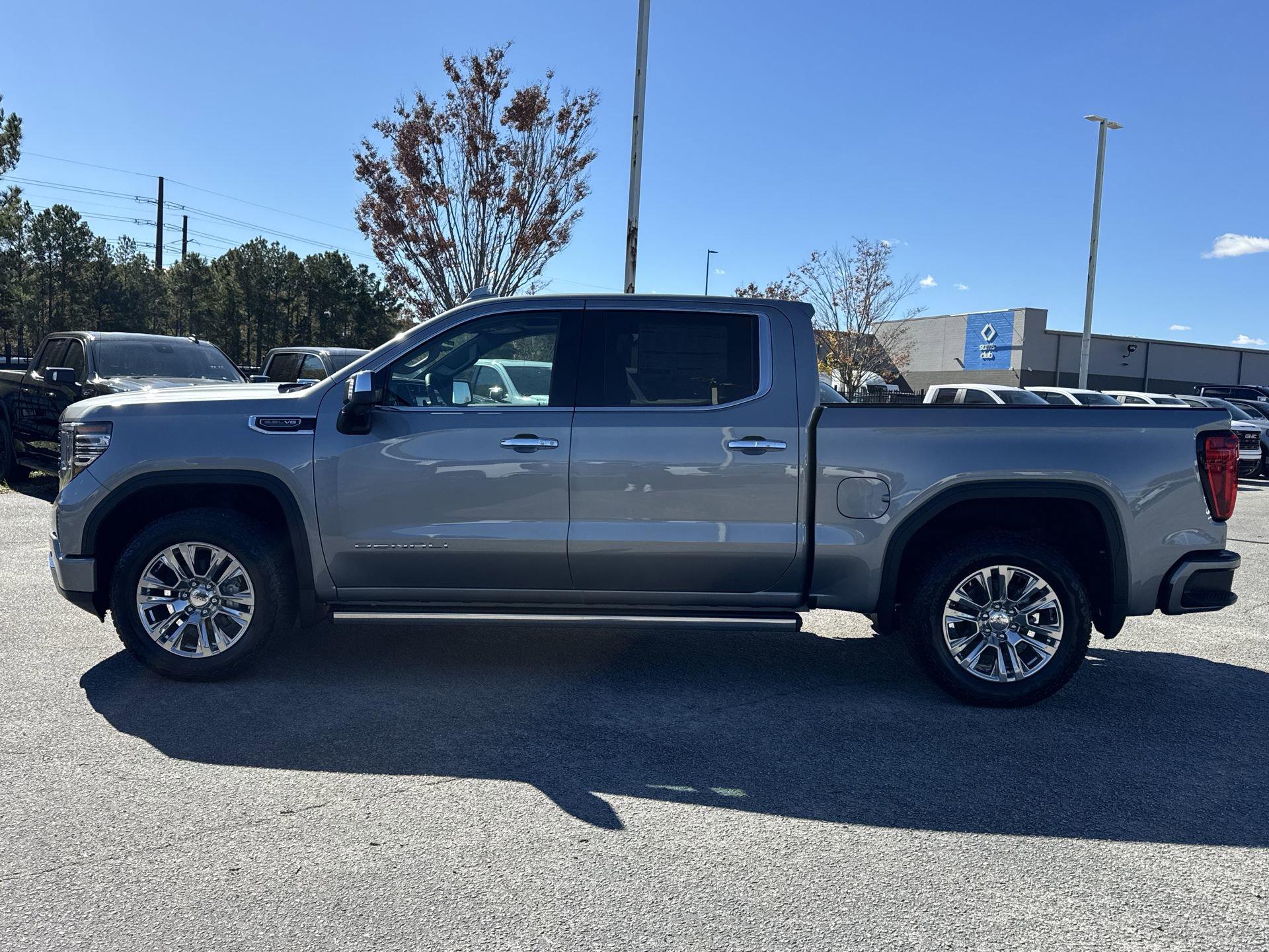 GMC Sierra 1500 Denali Four Wheel Drive Crew Cab - Thumbnail 6