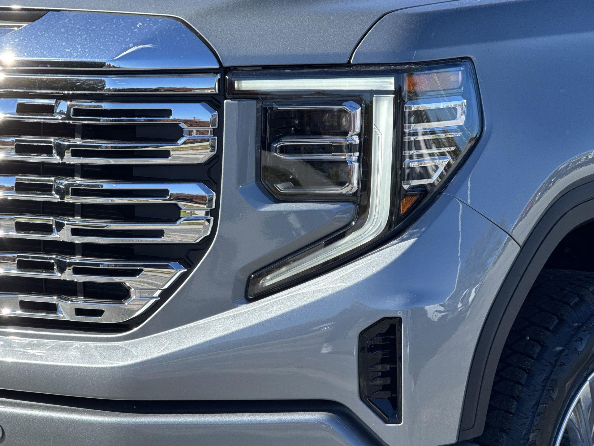 GMC Sierra 1500 Denali Four Wheel Drive Crew Cab - Thumbnail 5