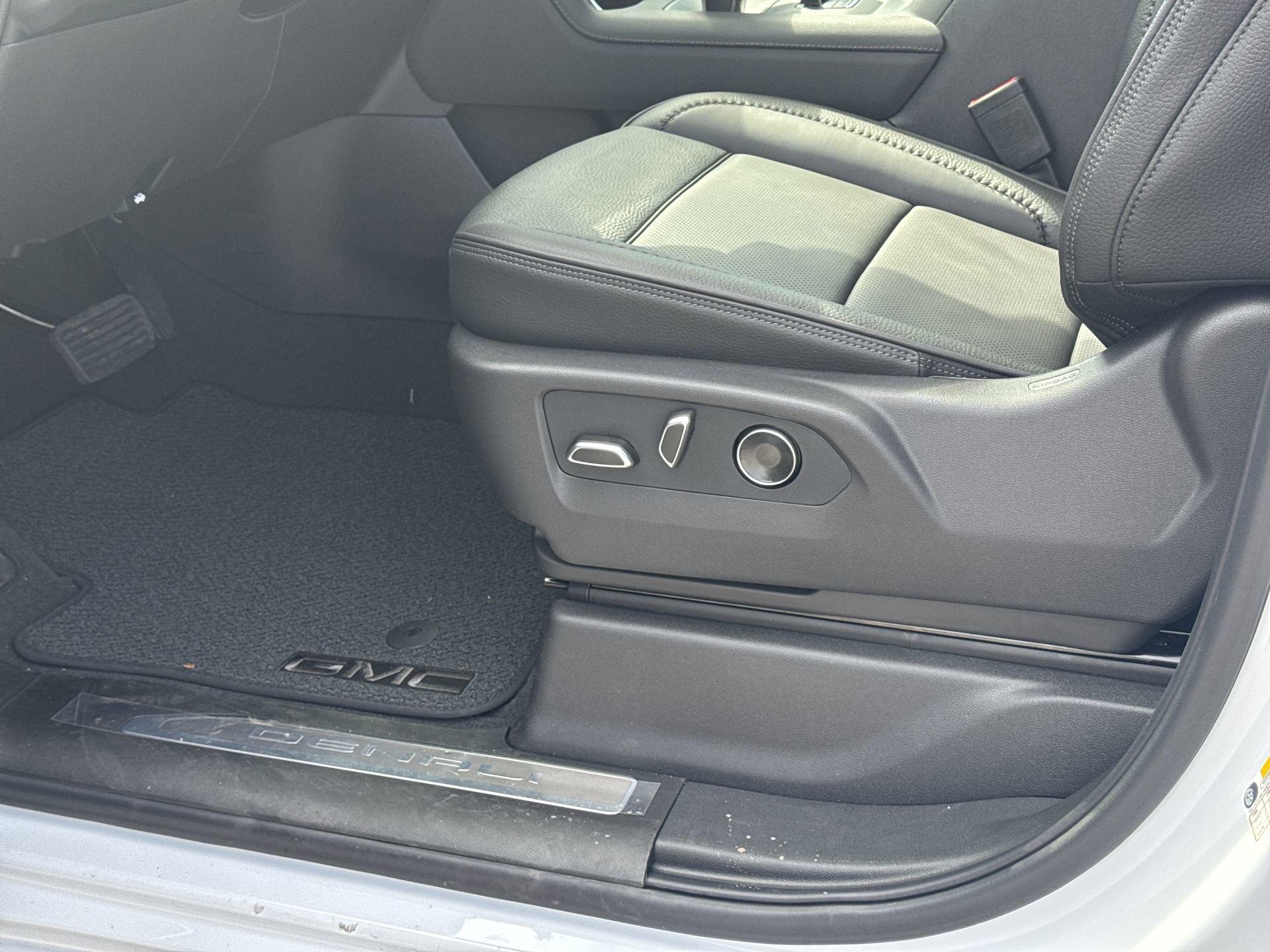 GMC Sierra 1500 Denali Four Wheel Drive Crew Cab - Thumbnail 16