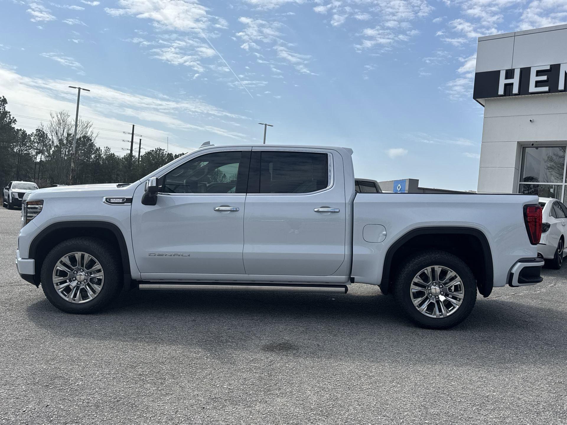 GMC Sierra 1500 Denali Four Wheel Drive Crew Cab - Thumbnail 6