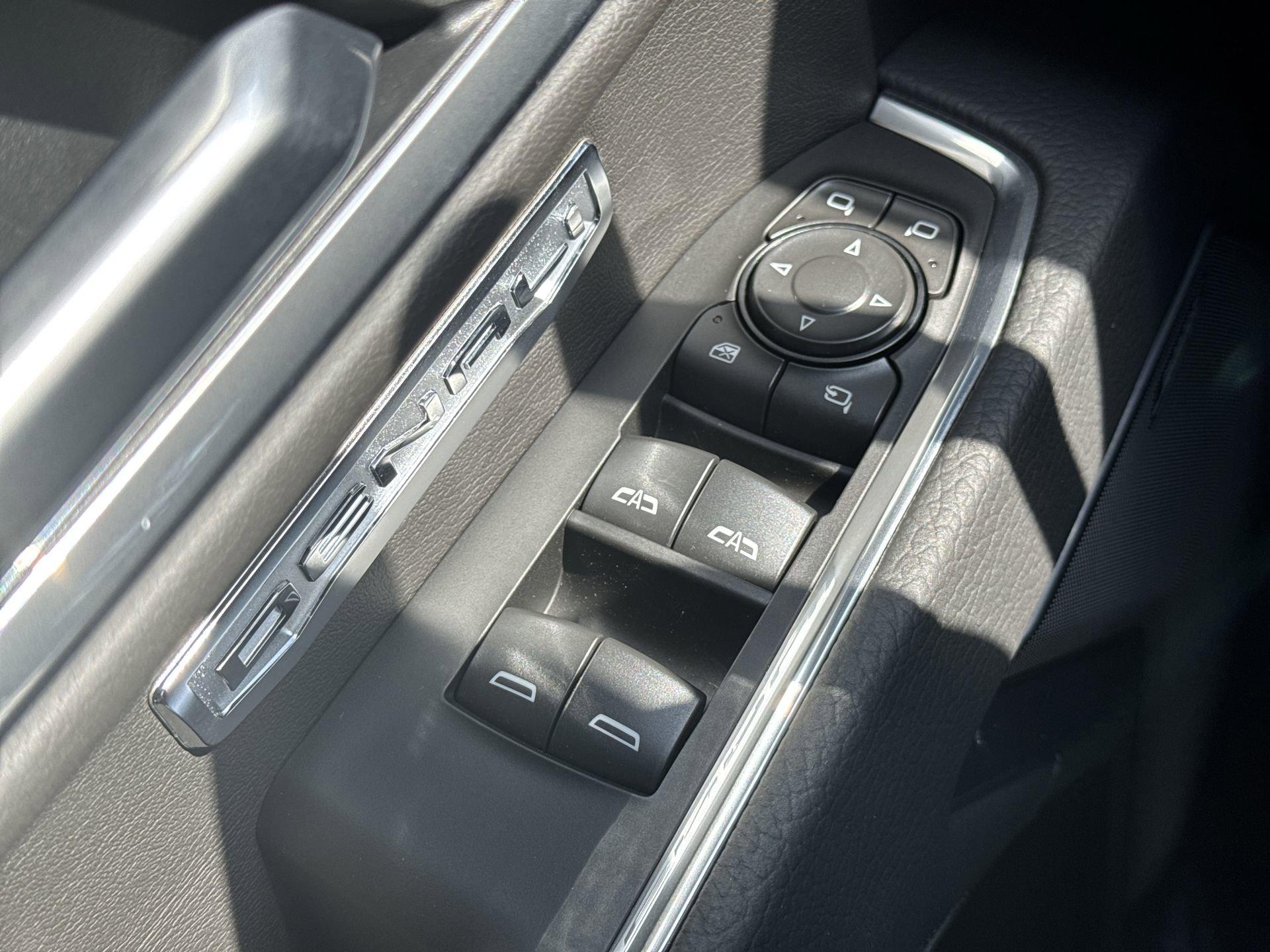 GMC Sierra 1500 Denali Four Wheel Drive Crew Cab - Thumbnail 14