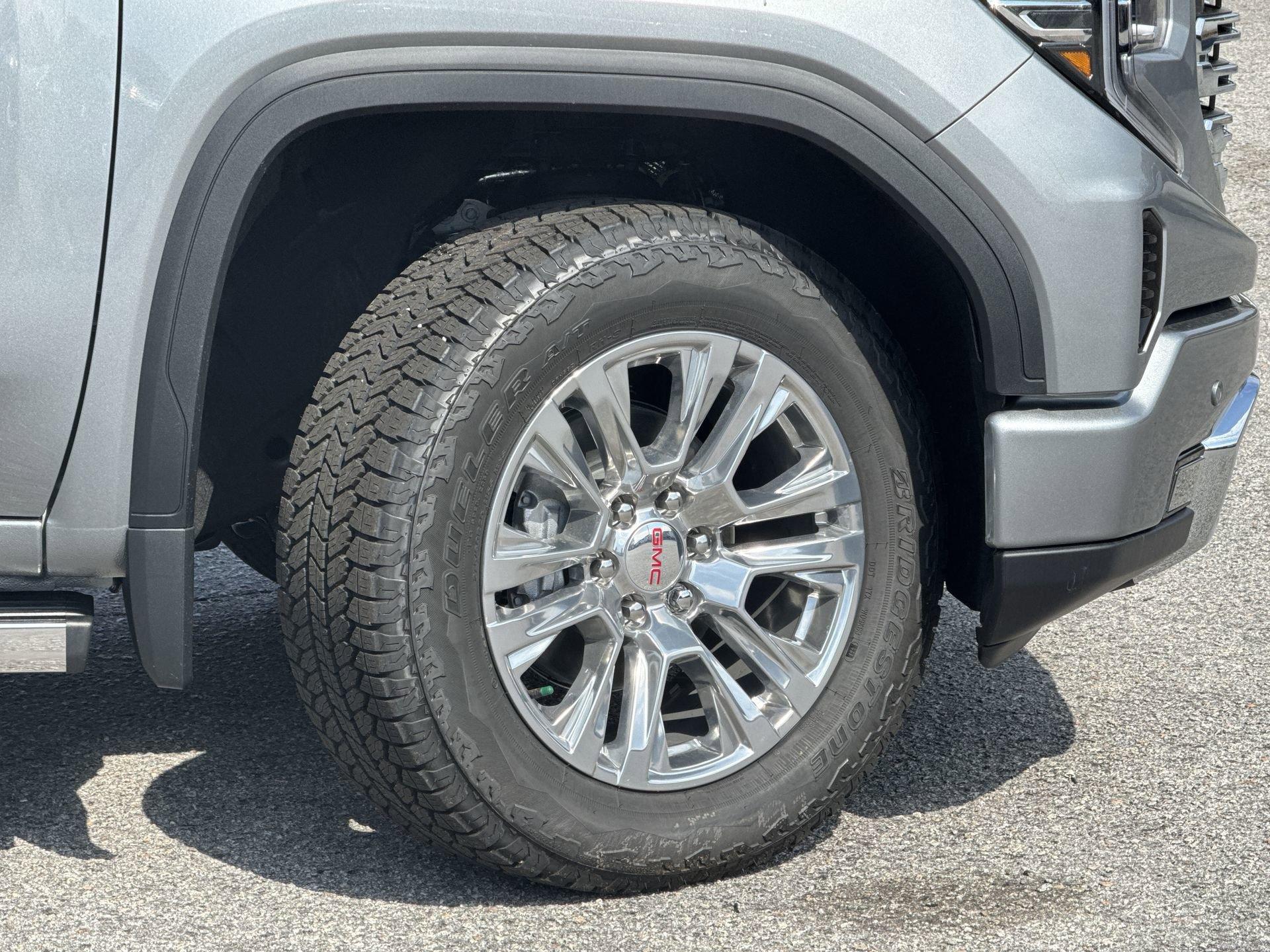 GMC Sierra 1500 Denali Four Wheel Drive Crew Cab - Thumbnail 11