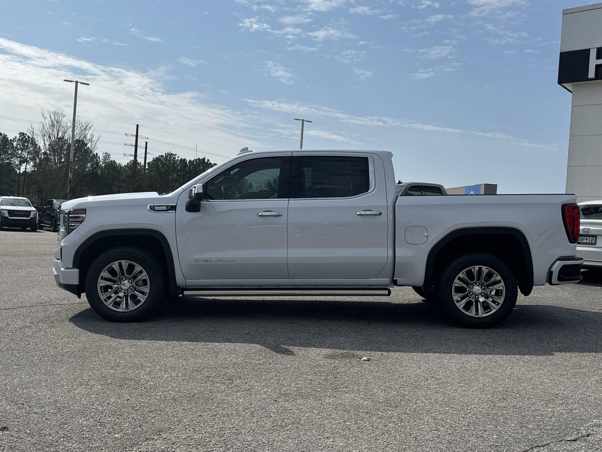 GMC Sierra 1500 Denali Four Wheel Drive Crew Cab - Thumbnail 6