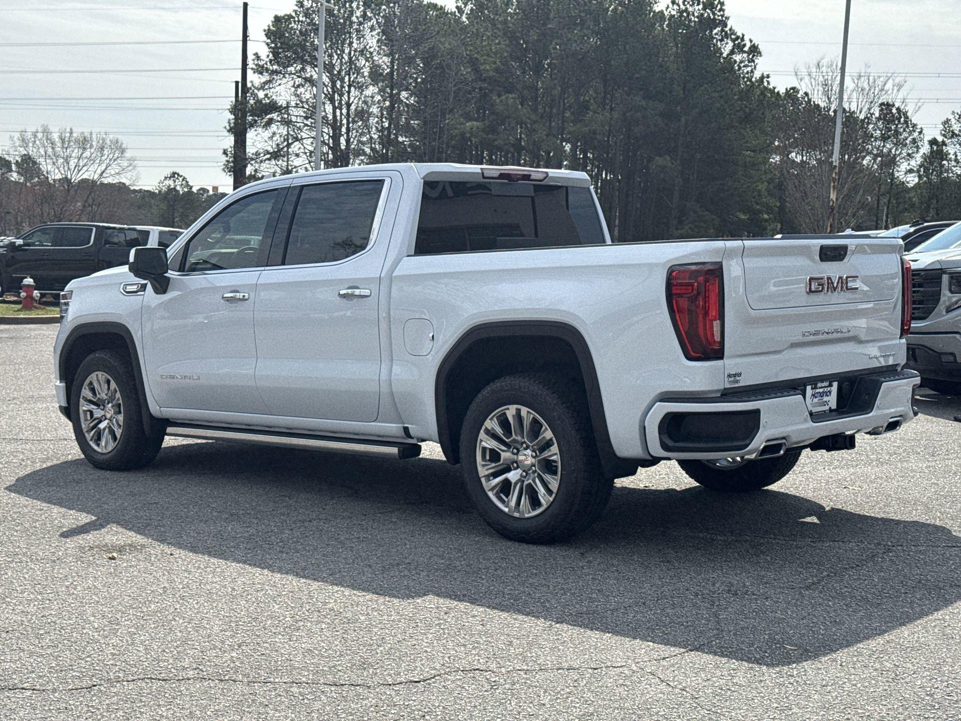 GMC Sierra 1500 Denali Four Wheel Drive Crew Cab - Thumbnail 7