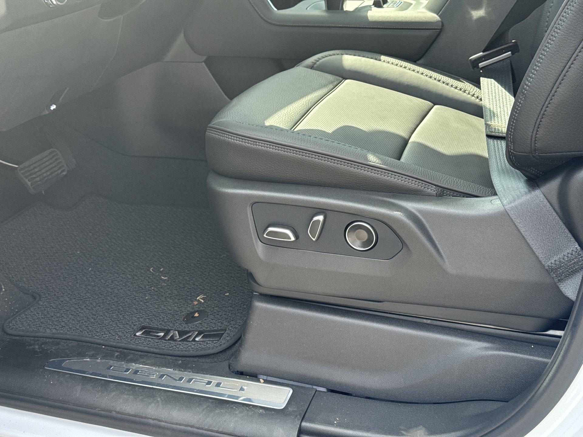 GMC Sierra 1500 Denali Four Wheel Drive Crew Cab - Thumbnail 16