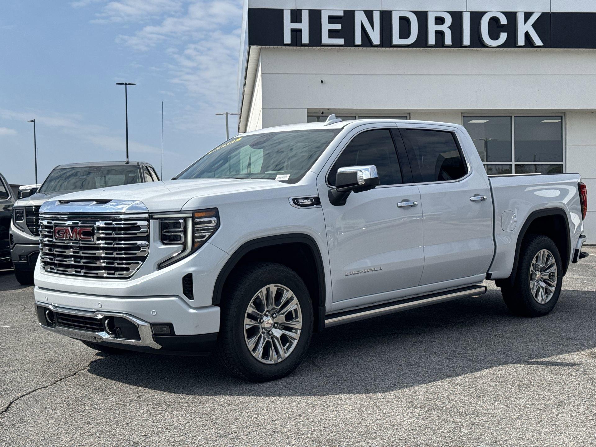 GMC Sierra 1500 Denali Four Wheel Drive Crew Cab - Thumbnail 4