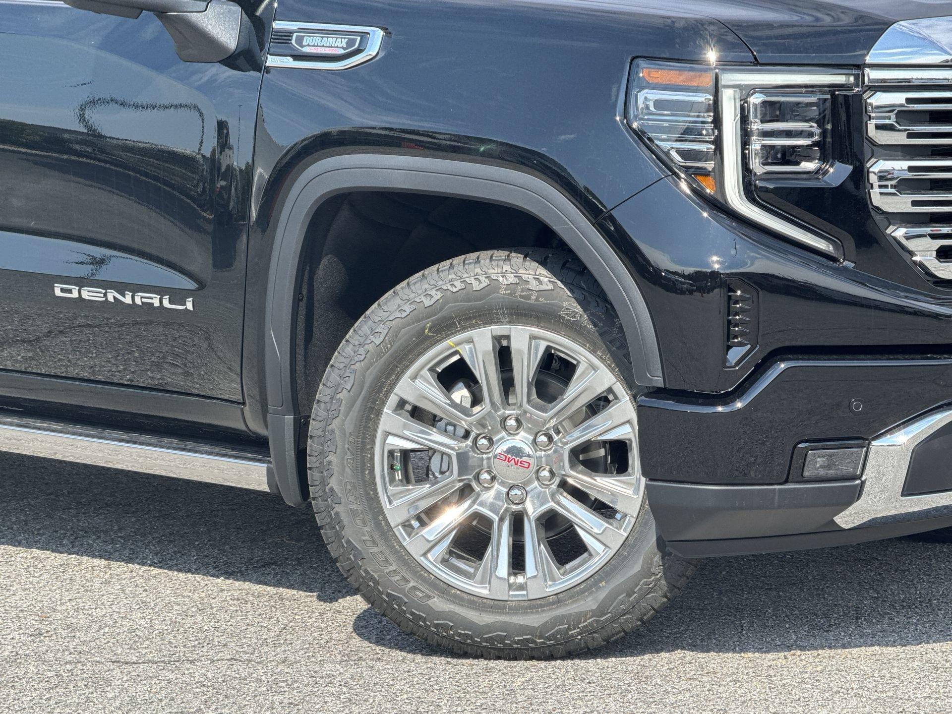 GMC Sierra 1500 Denali Four Wheel Drive Crew Cab - Thumbnail 12