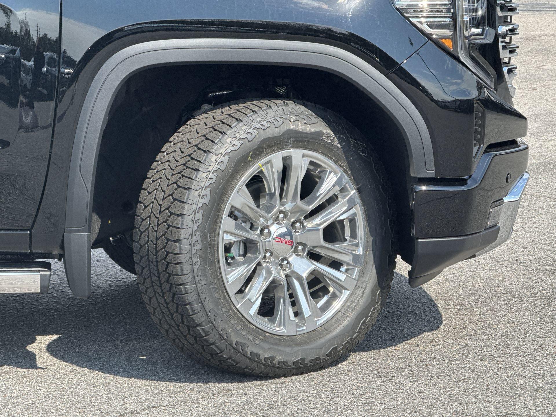 GMC Sierra 1500 Denali Four Wheel Drive Crew Cab - Thumbnail 11