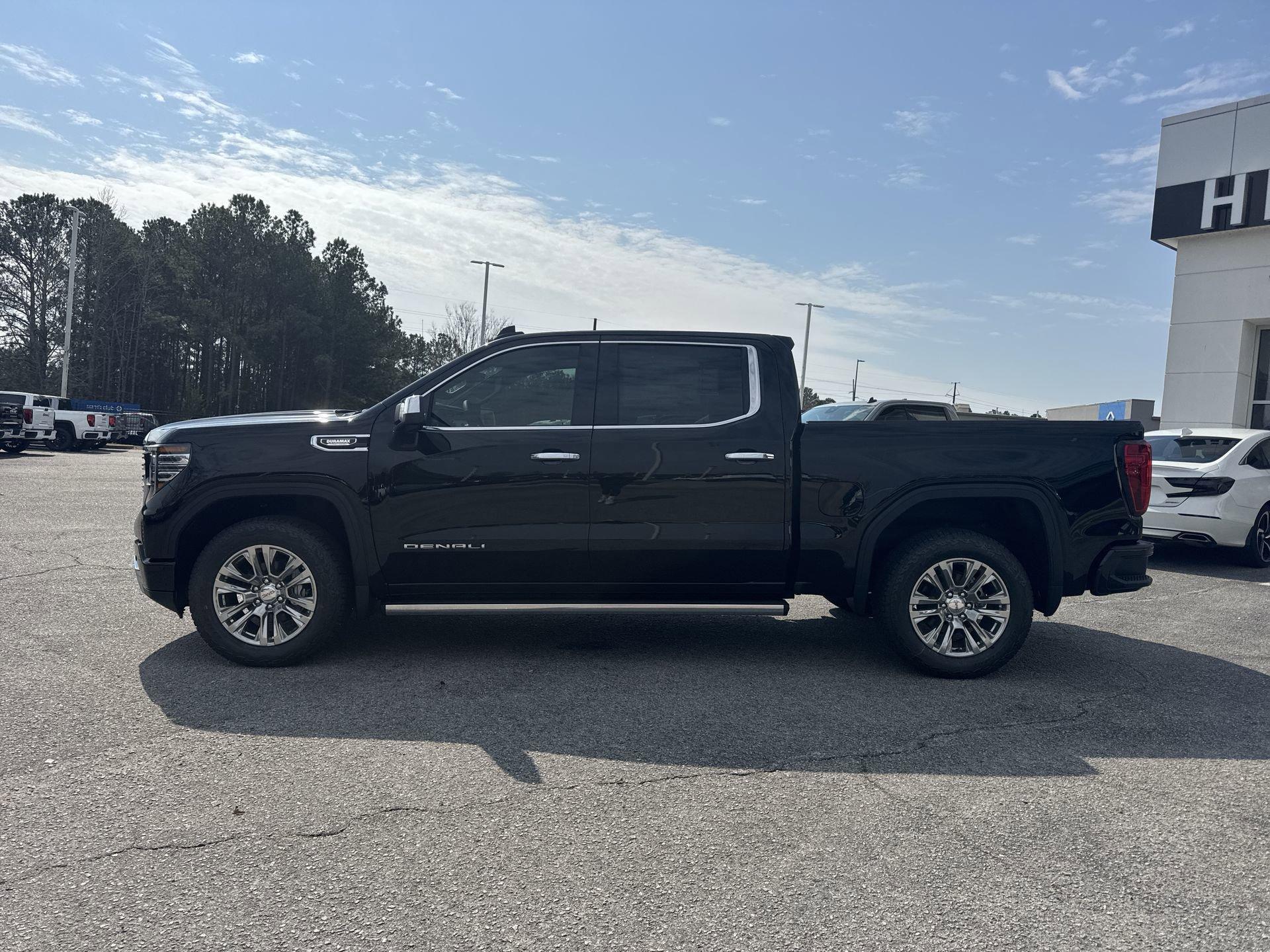 GMC Sierra 1500 Denali Four Wheel Drive Crew Cab - Thumbnail 6