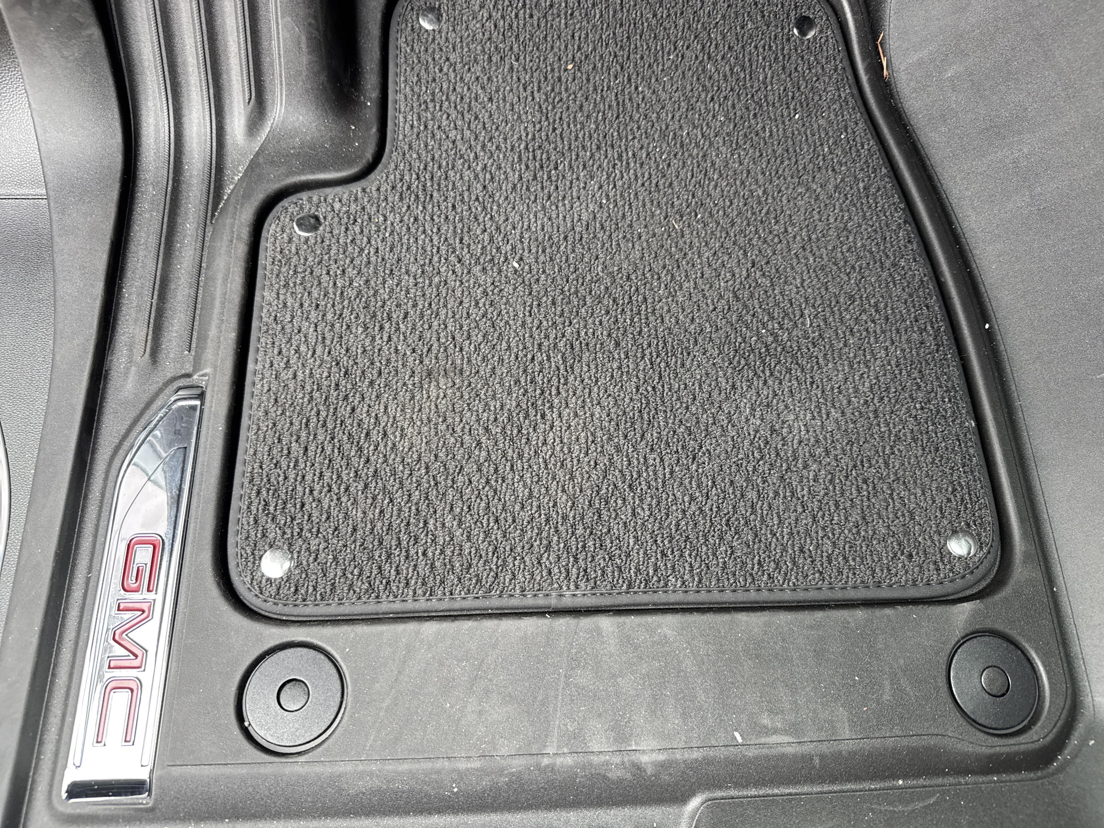 GMC Sierra 1500 At4 Four Wheel Drive Crew Cab - Thumbnail 16