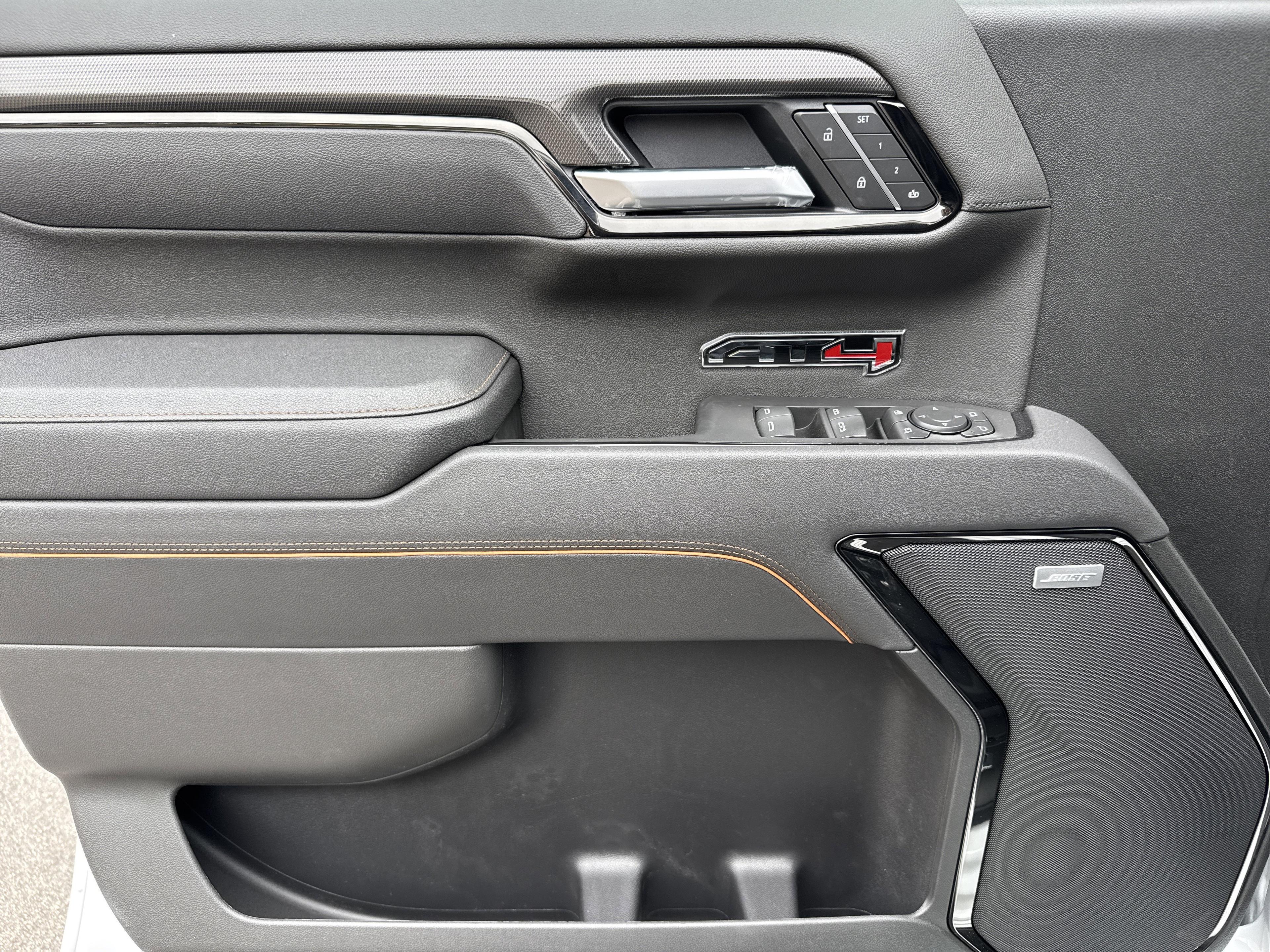 GMC Sierra 1500 At4 Four Wheel Drive Crew Cab - Thumbnail 13