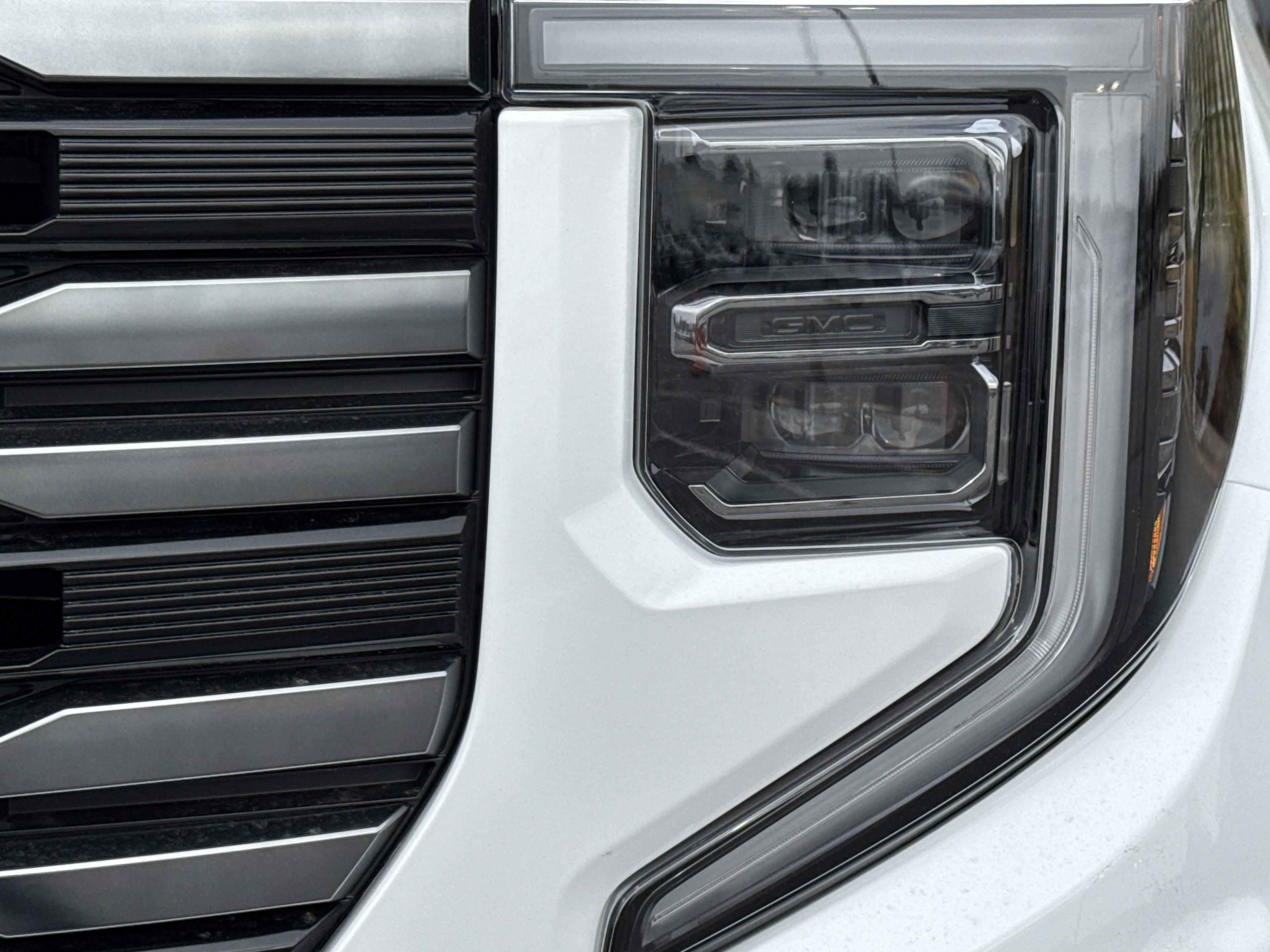 GMC Sierra 1500 At4 Four Wheel Drive Crew Cab - Thumbnail 5