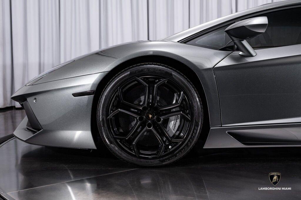 Lamborghini Aventador - Thumbnail 13