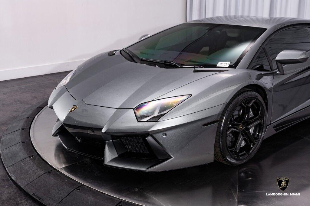 Lamborghini Aventador - Thumbnail 10
