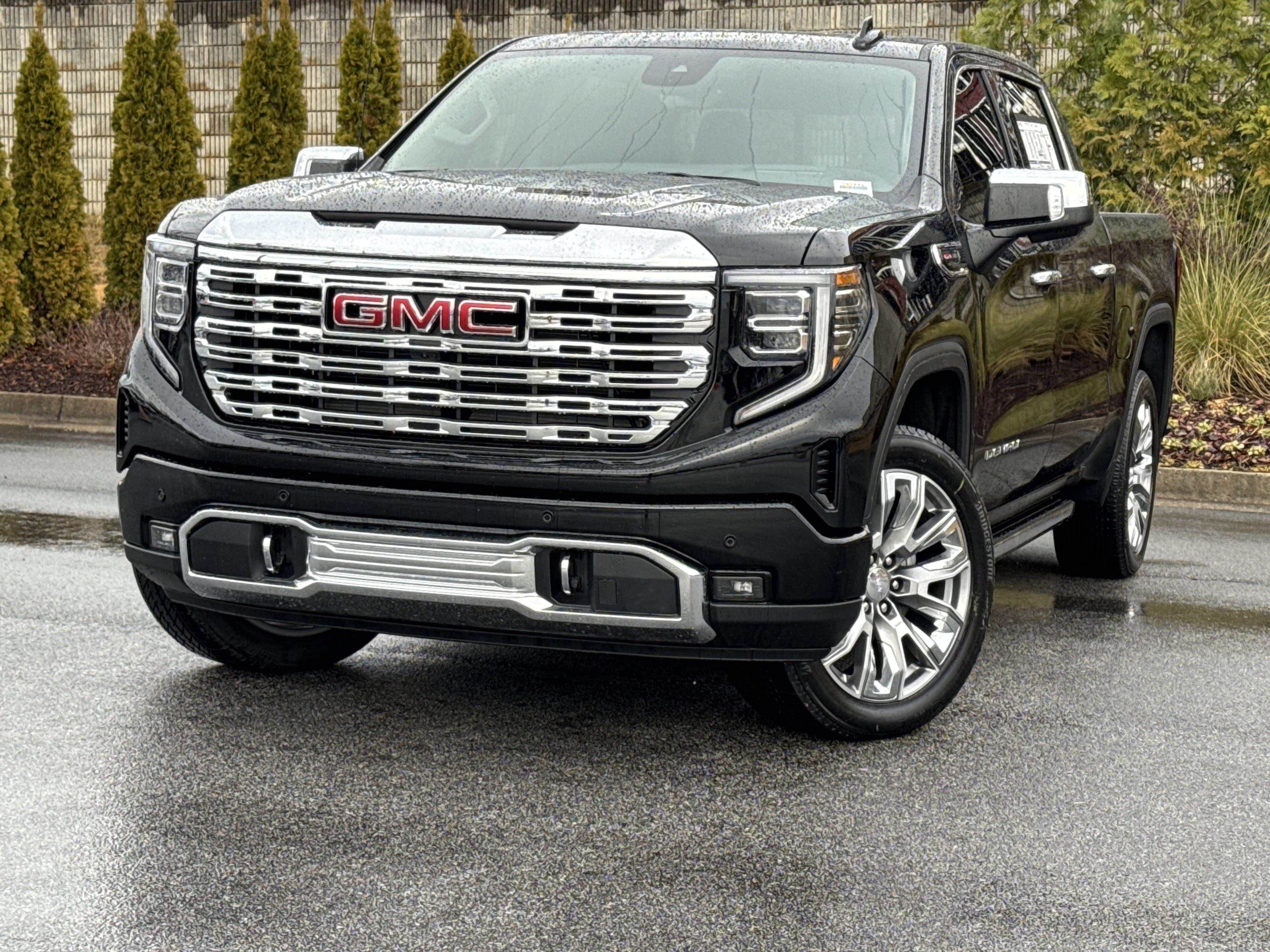 GMC Sierra 1500 Denali Four Wheel Drive Crew Cab - Thumbnail 4