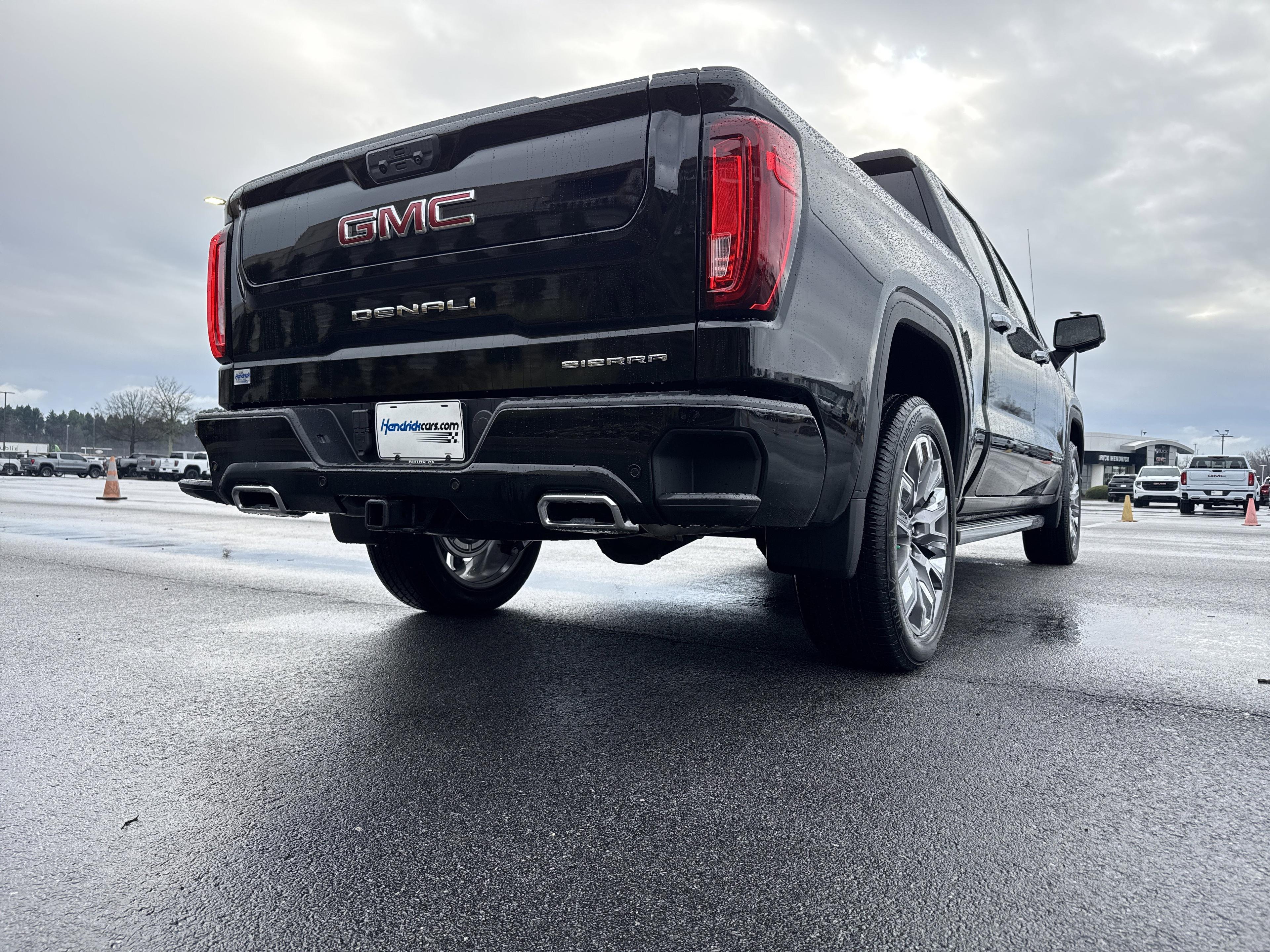 GMC Sierra 1500 Denali Four Wheel Drive Crew Cab - Thumbnail 9