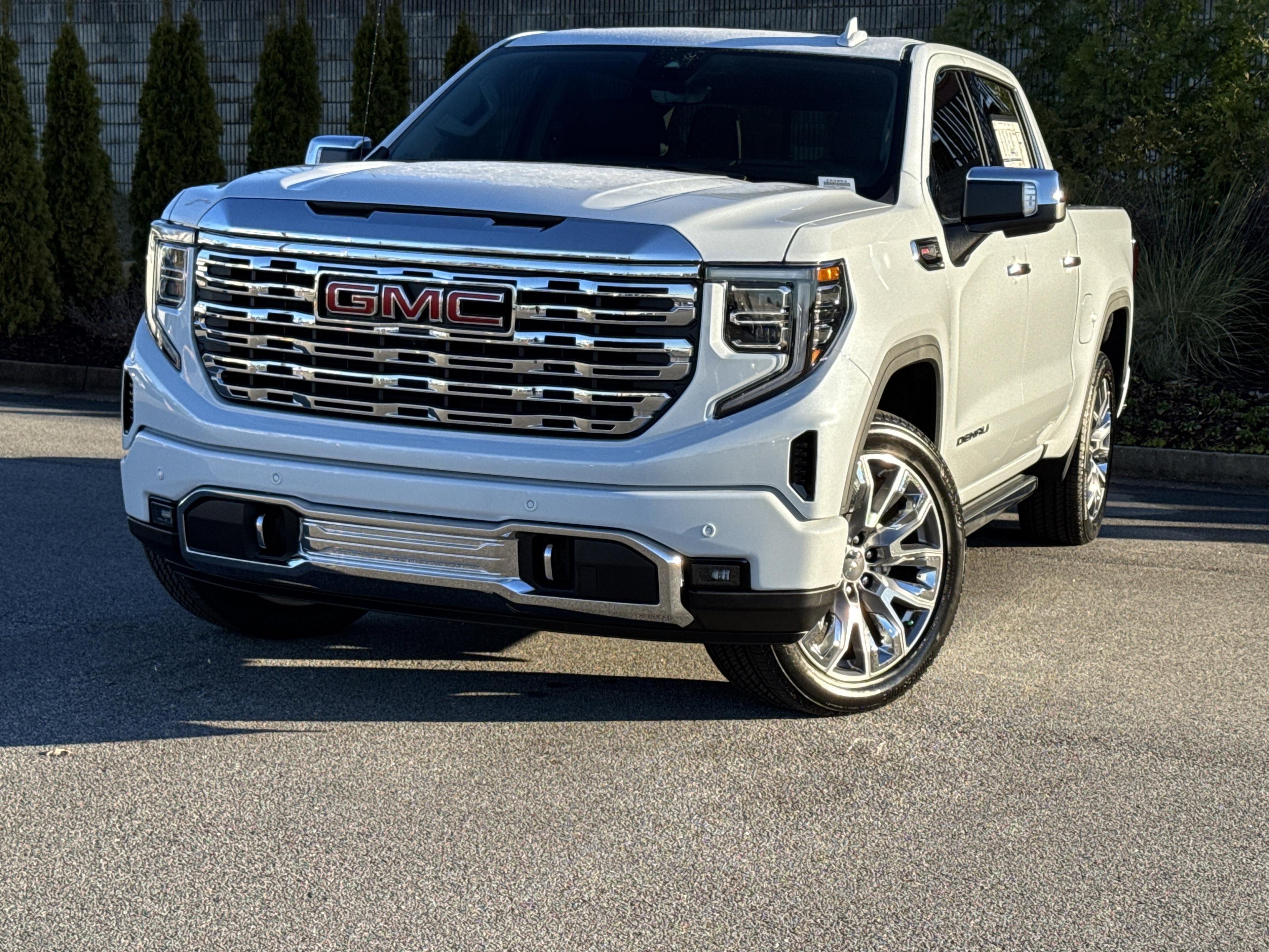 GMC Sierra 1500 Denali Four Wheel Drive Crew Cab - Thumbnail 4