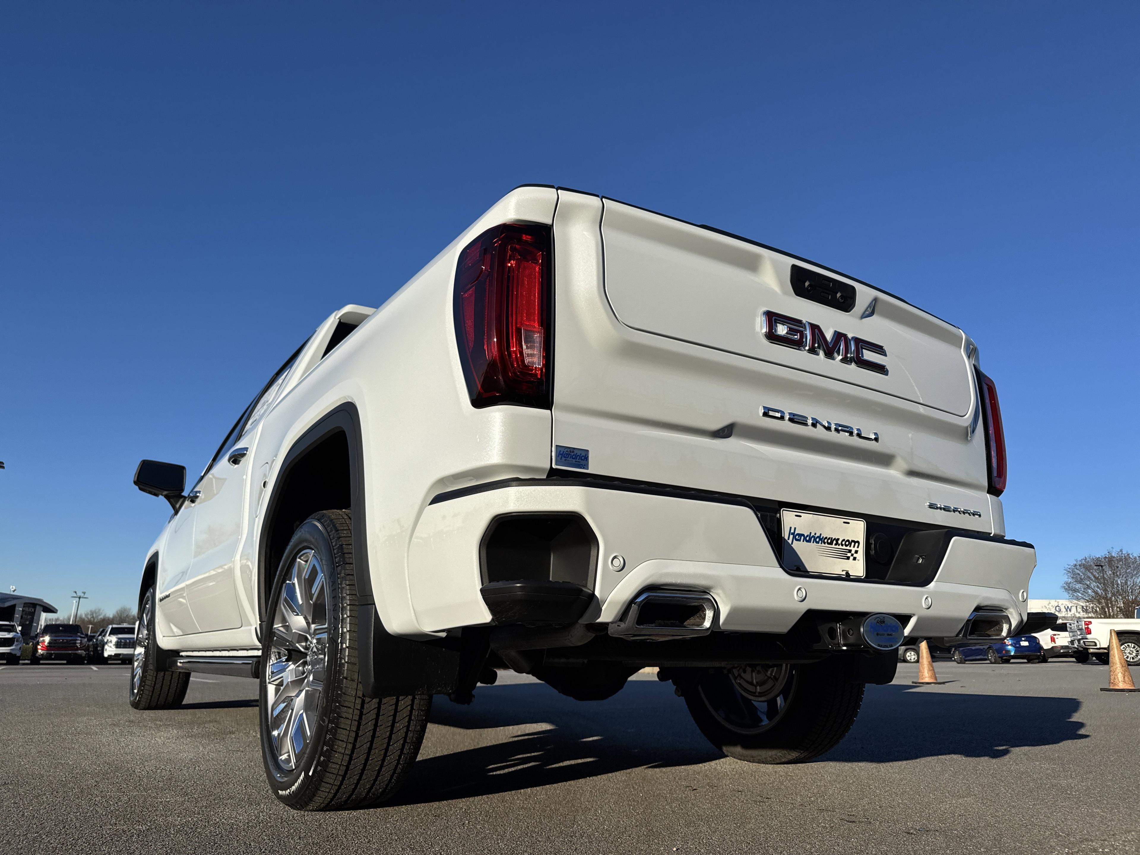 GMC Sierra 1500 Denali Four Wheel Drive Crew Cab - Thumbnail 7