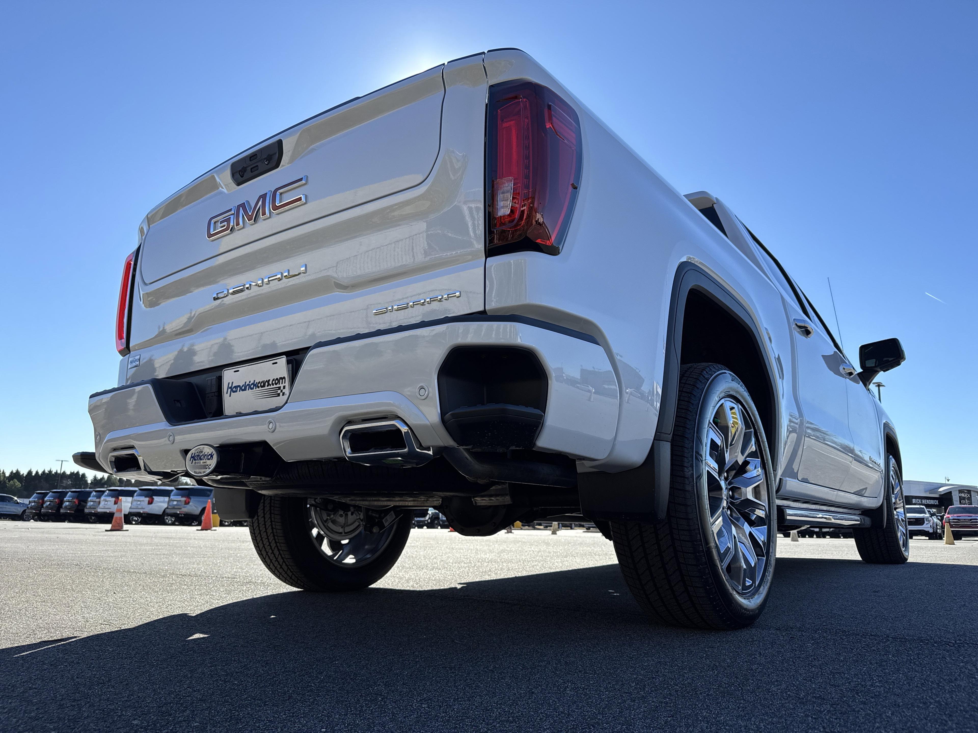 GMC Sierra 1500 Denali Four Wheel Drive Crew Cab - Thumbnail 9