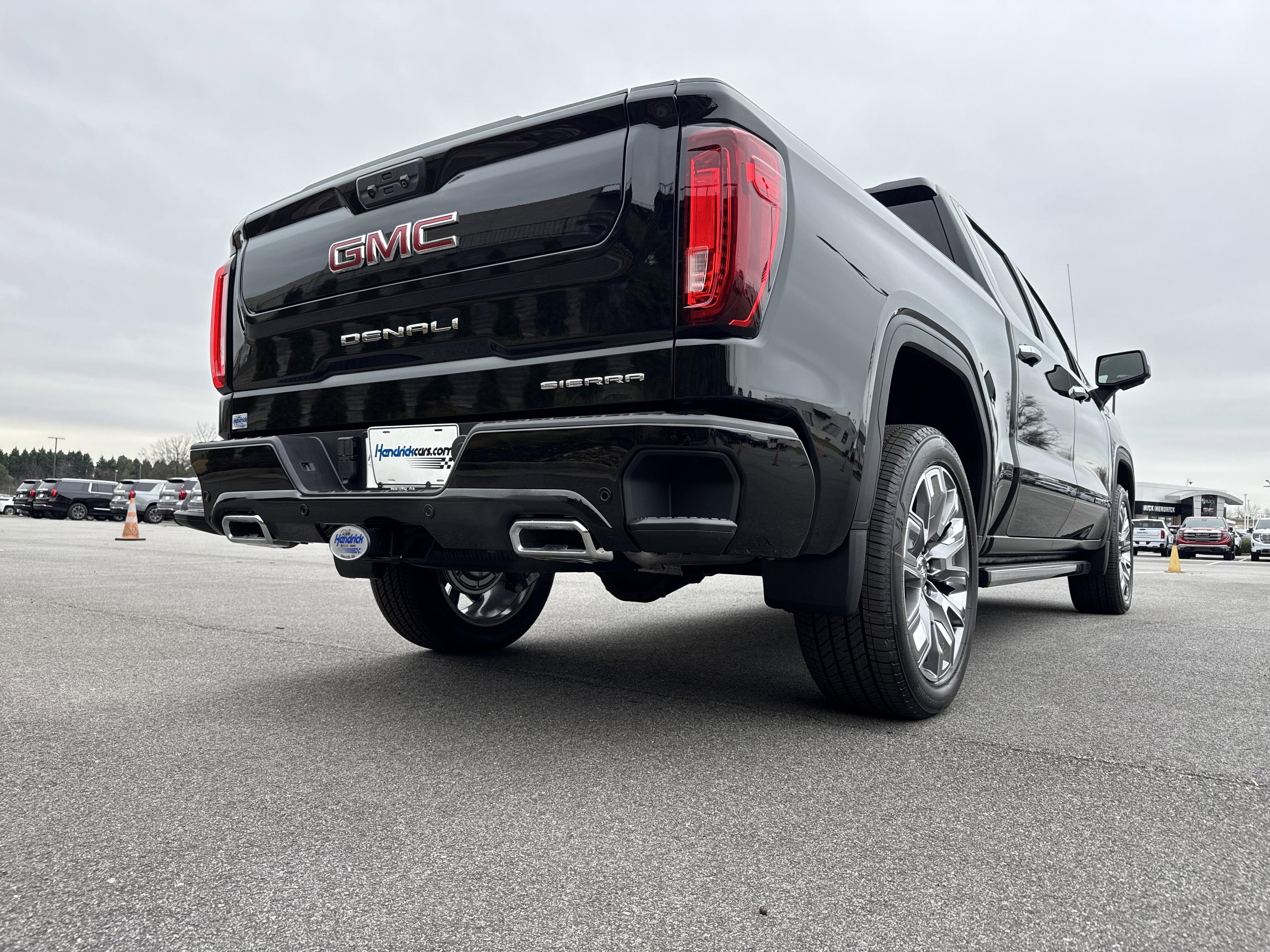 GMC Sierra 1500 Denali Four Wheel Drive Crew Cab - Thumbnail 9