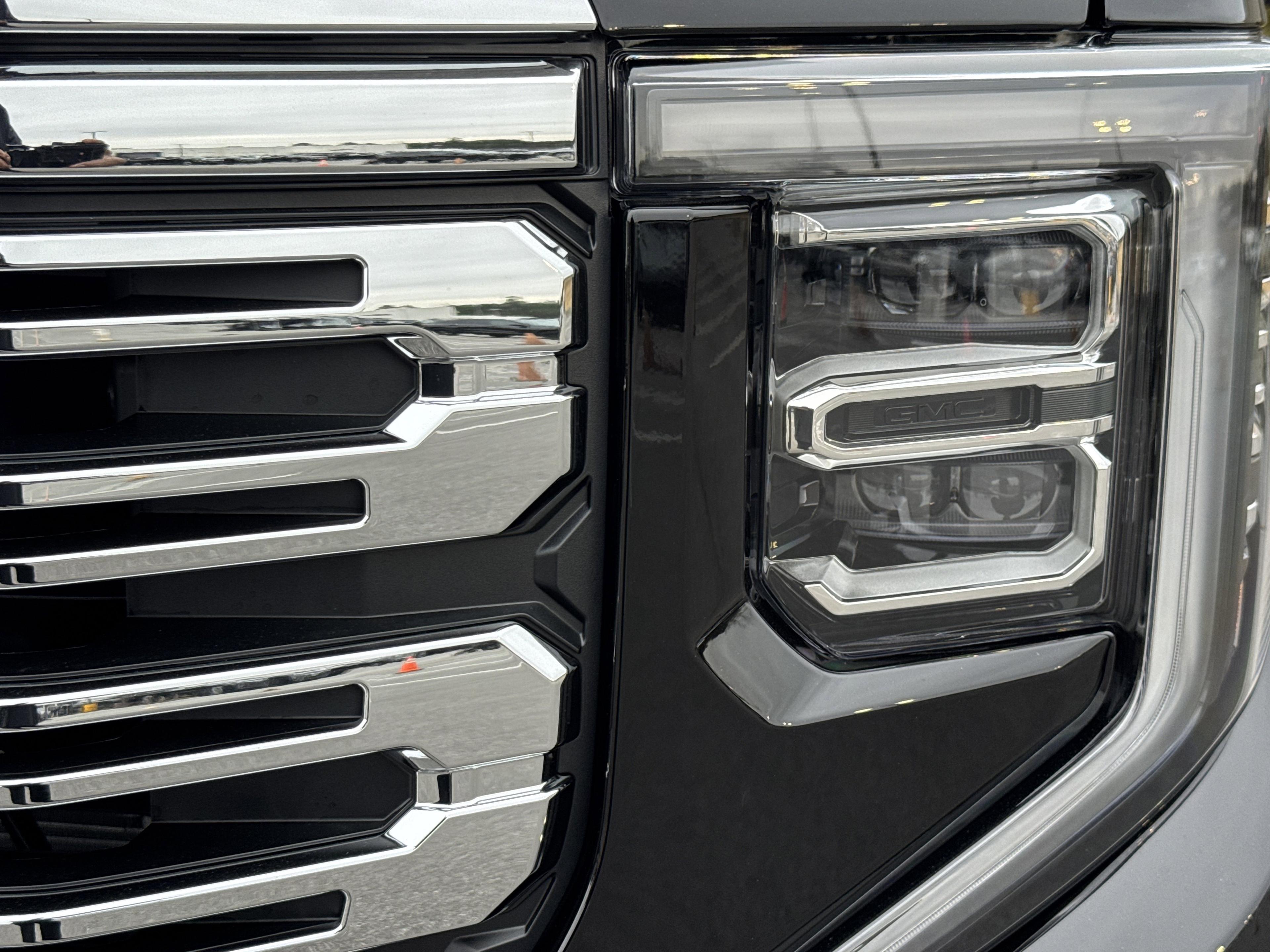 GMC Sierra 1500 Denali Four Wheel Drive Crew Cab - Thumbnail 5