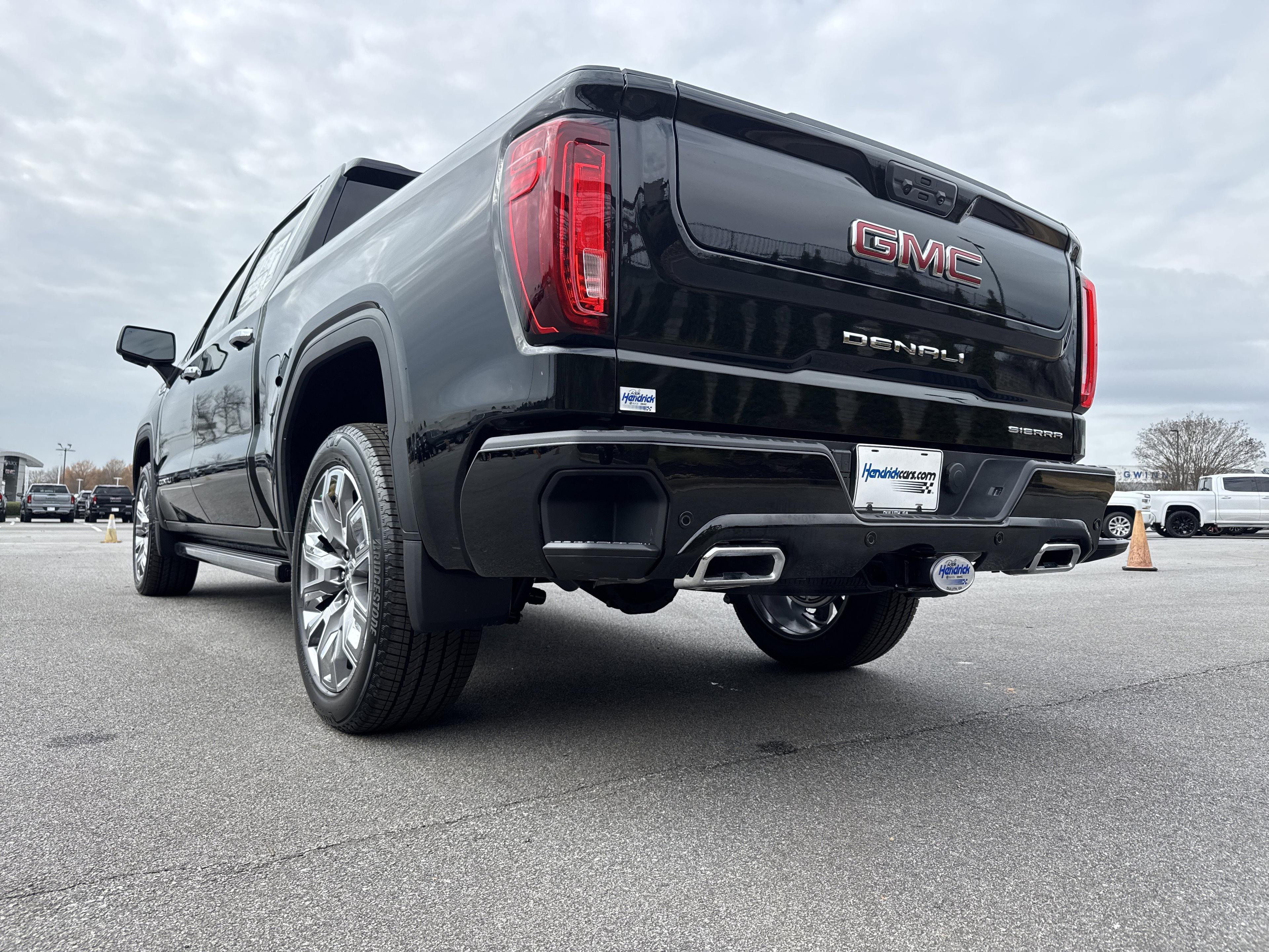 GMC Sierra 1500 Denali Four Wheel Drive Crew Cab - Thumbnail 7