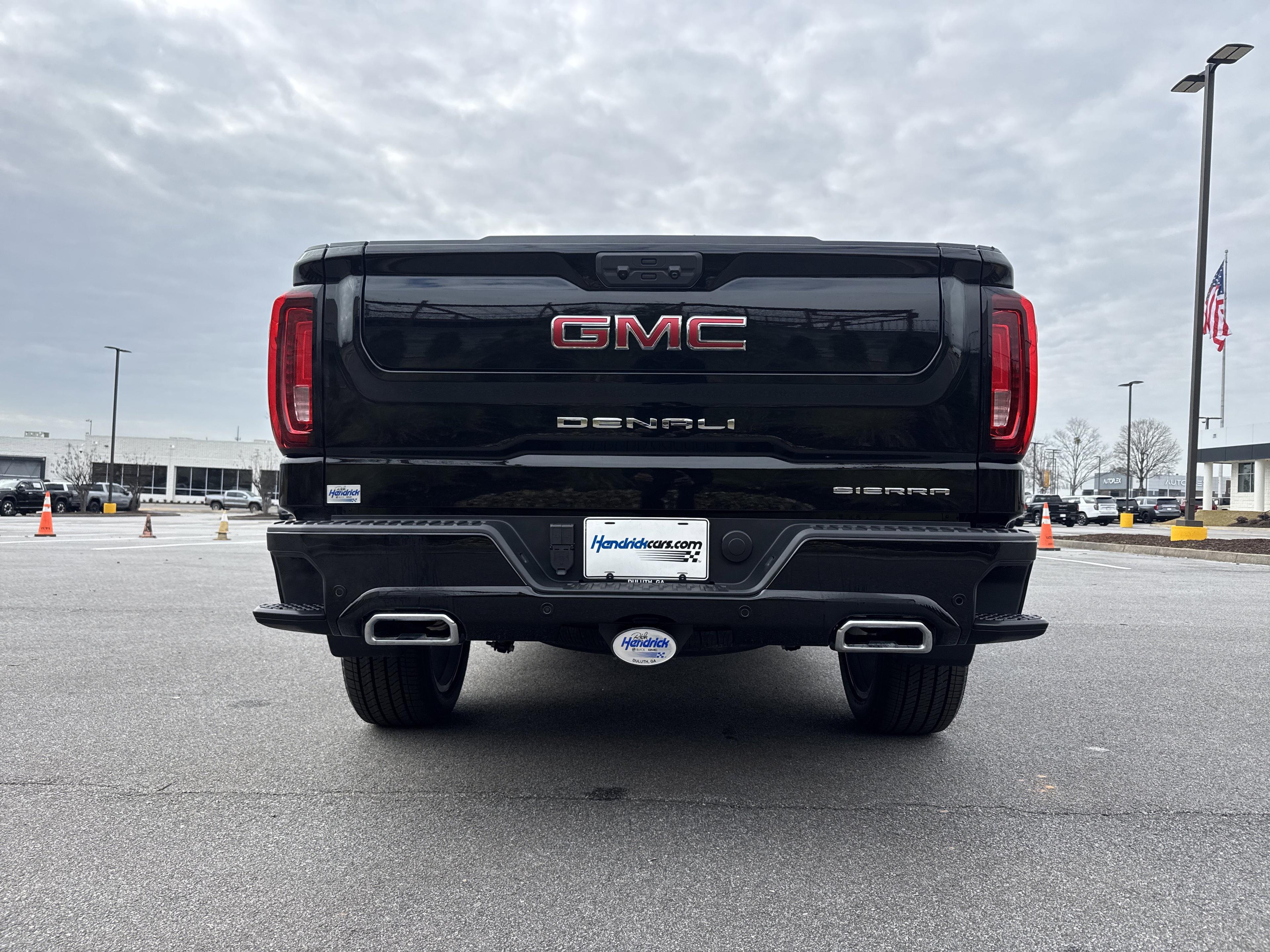 GMC Sierra 1500 Denali Four Wheel Drive Crew Cab - Thumbnail 8