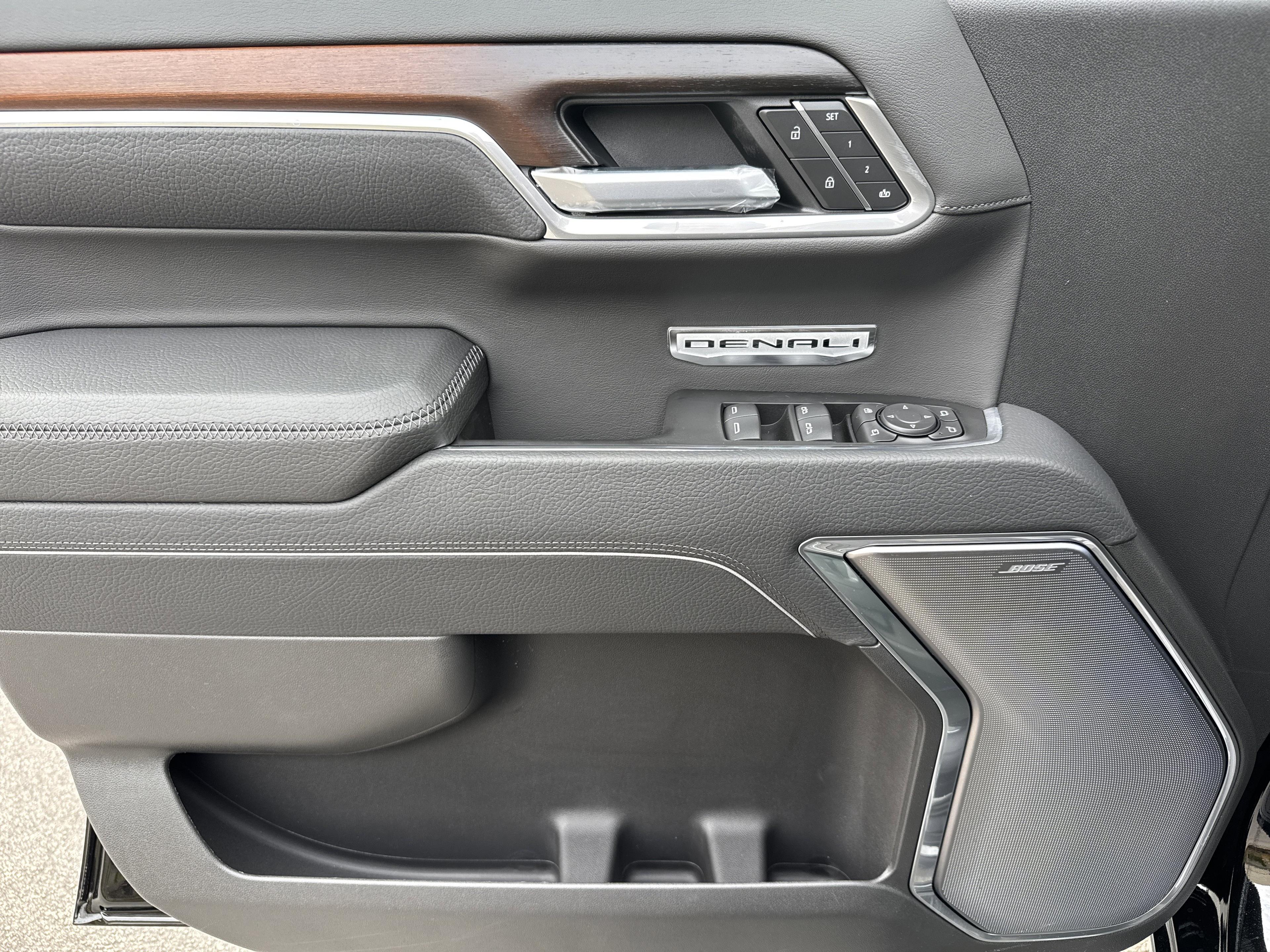 GMC Sierra 1500 Denali Four Wheel Drive Crew Cab - Thumbnail 13