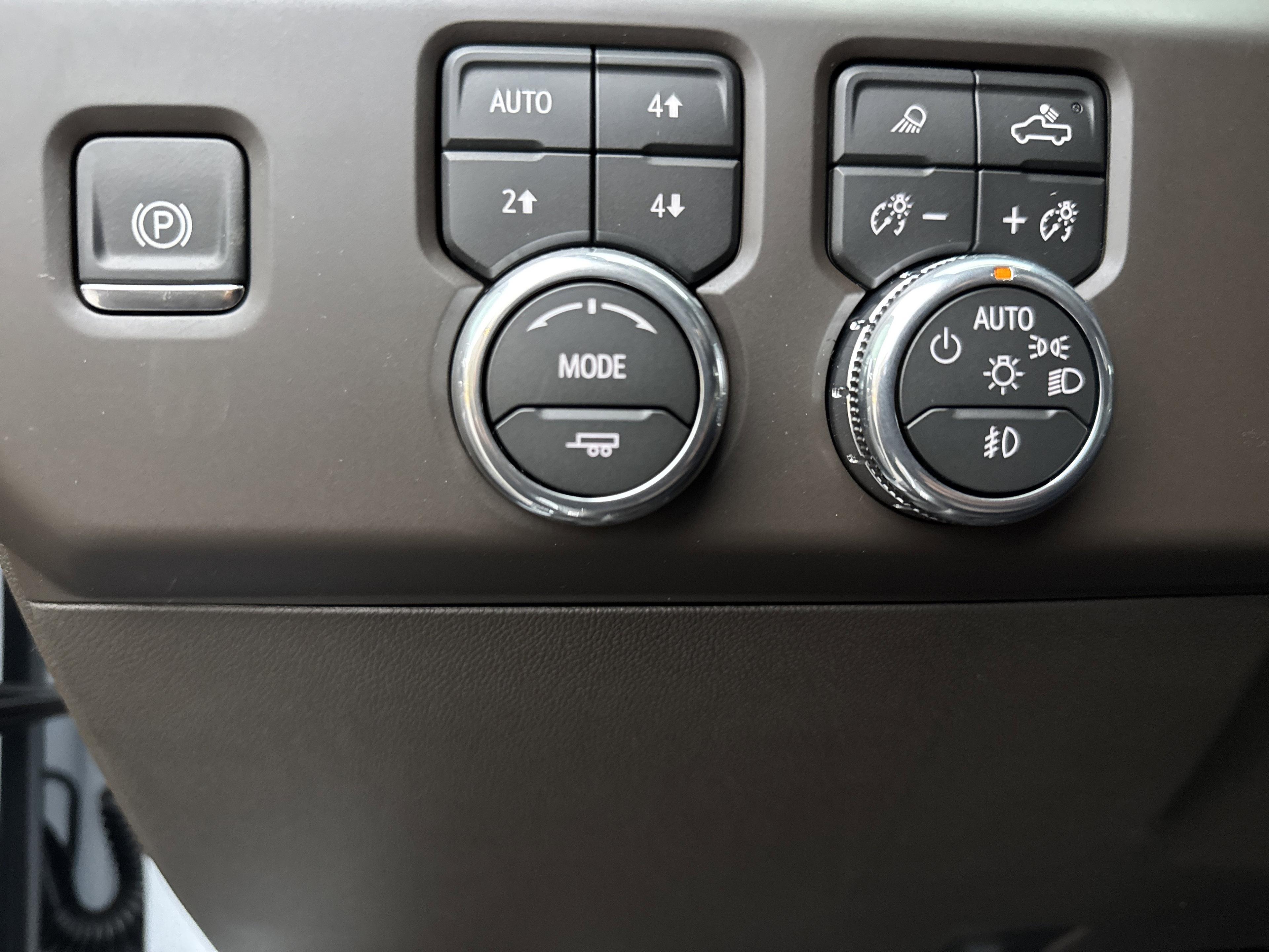 GMC Sierra 1500 Denali Four Wheel Drive Crew Cab - Thumbnail 17