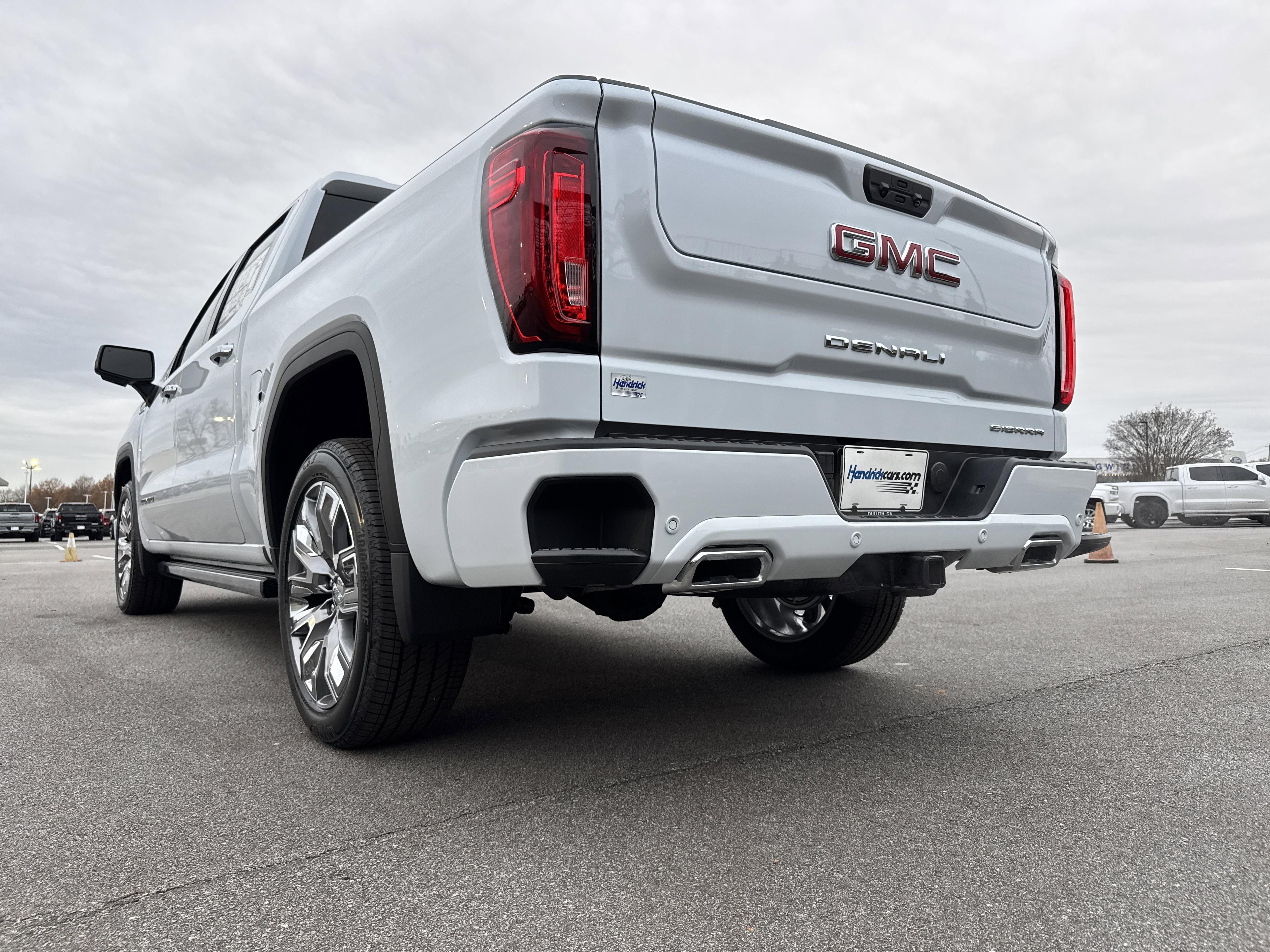 GMC Sierra 1500 Denali Four Wheel Drive Crew Cab - Thumbnail 7